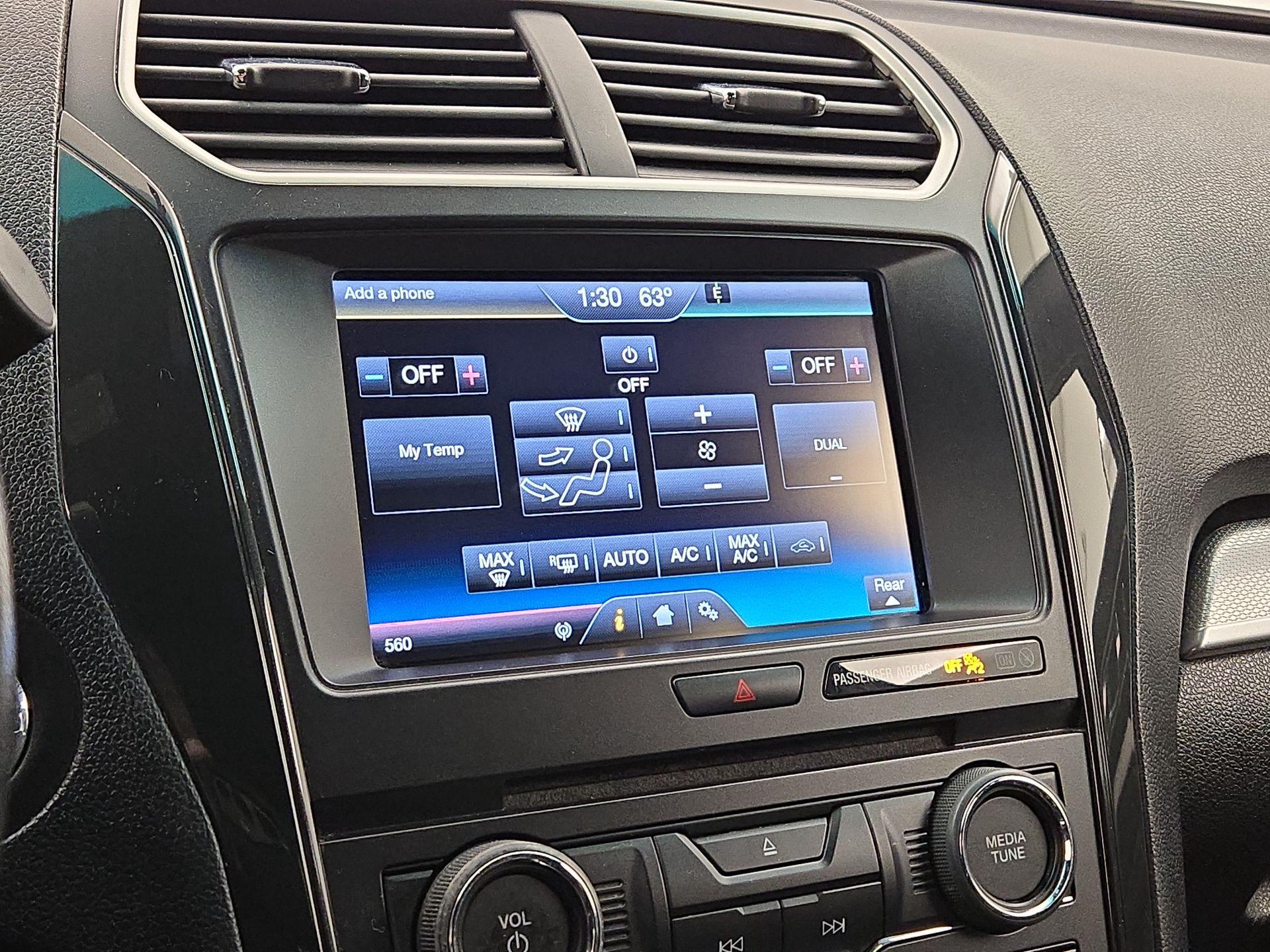 Thumbnail: 2016 Ford Explorer - 17