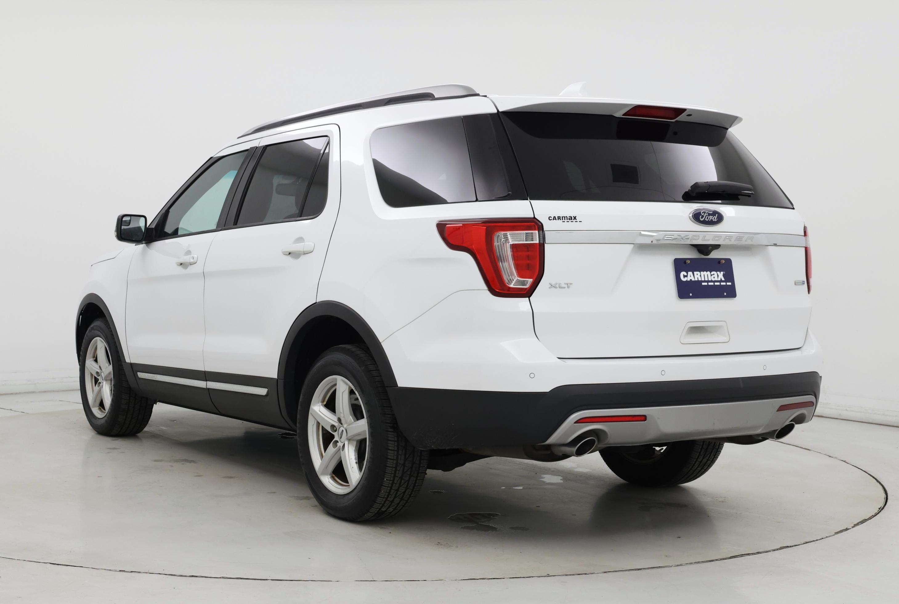 Thumbnail: 2016 Ford Explorer - 2
