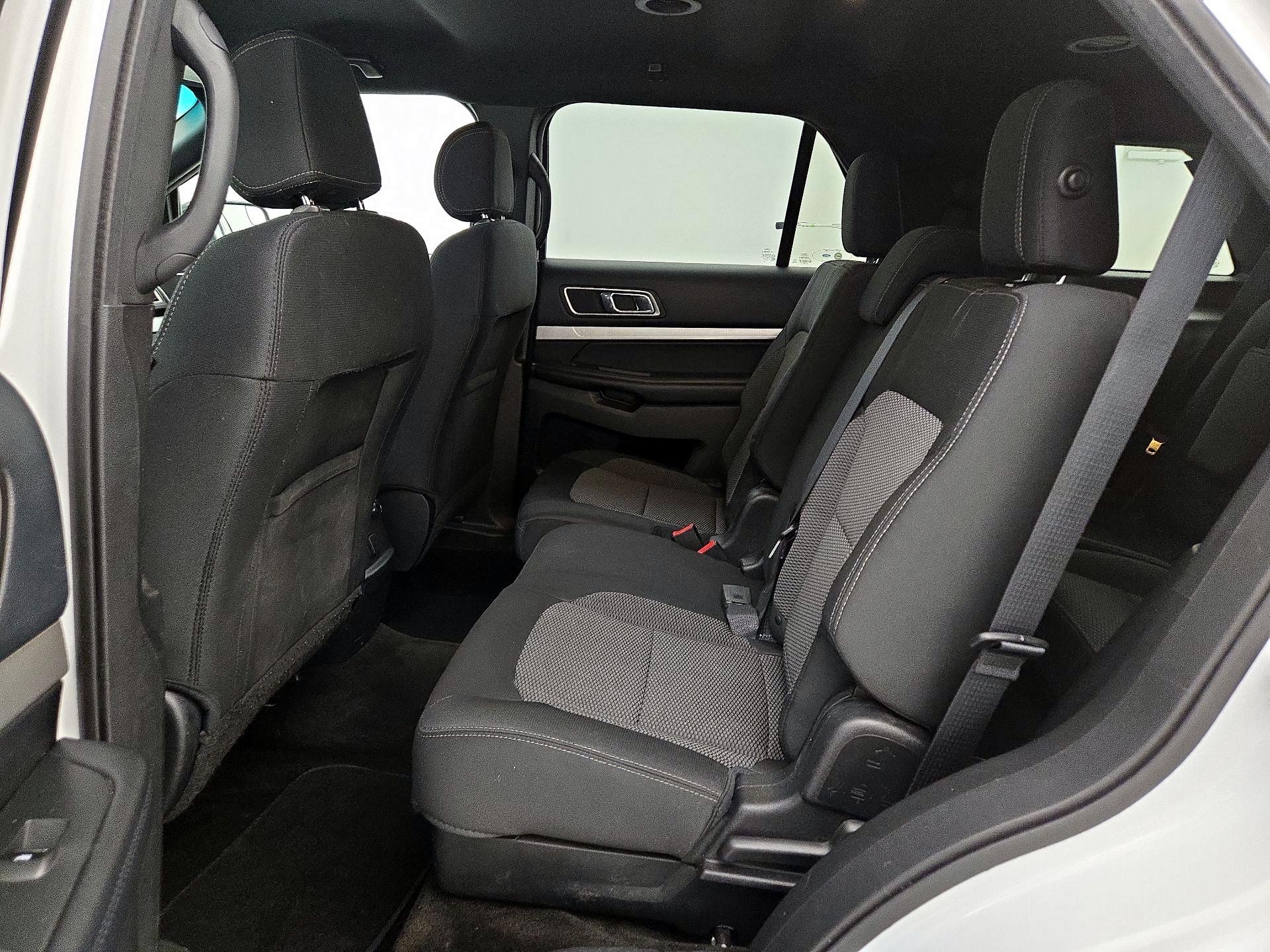 Thumbnail: 2016 Ford Explorer - 20