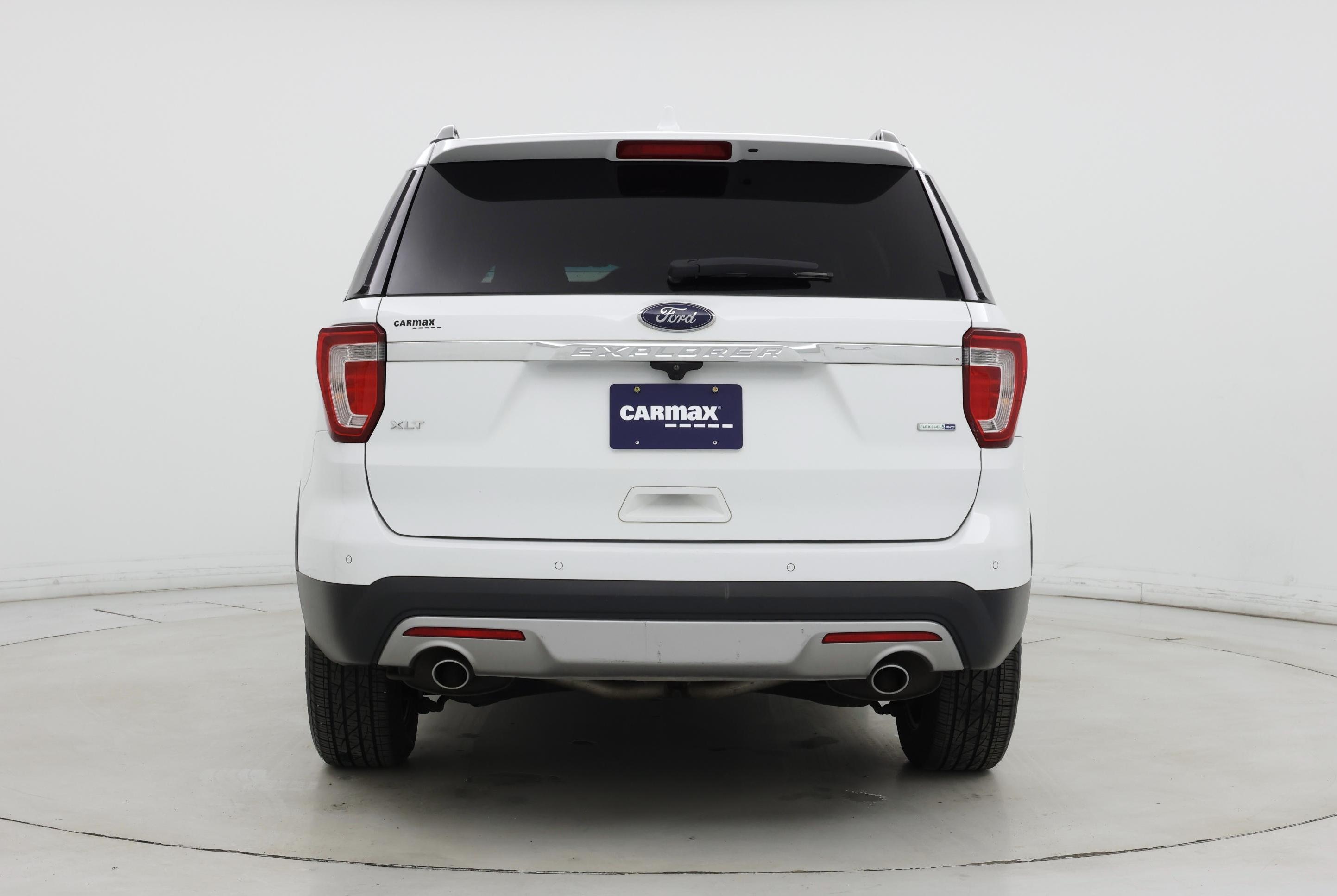 Thumbnail: 2016 Ford Explorer - 6