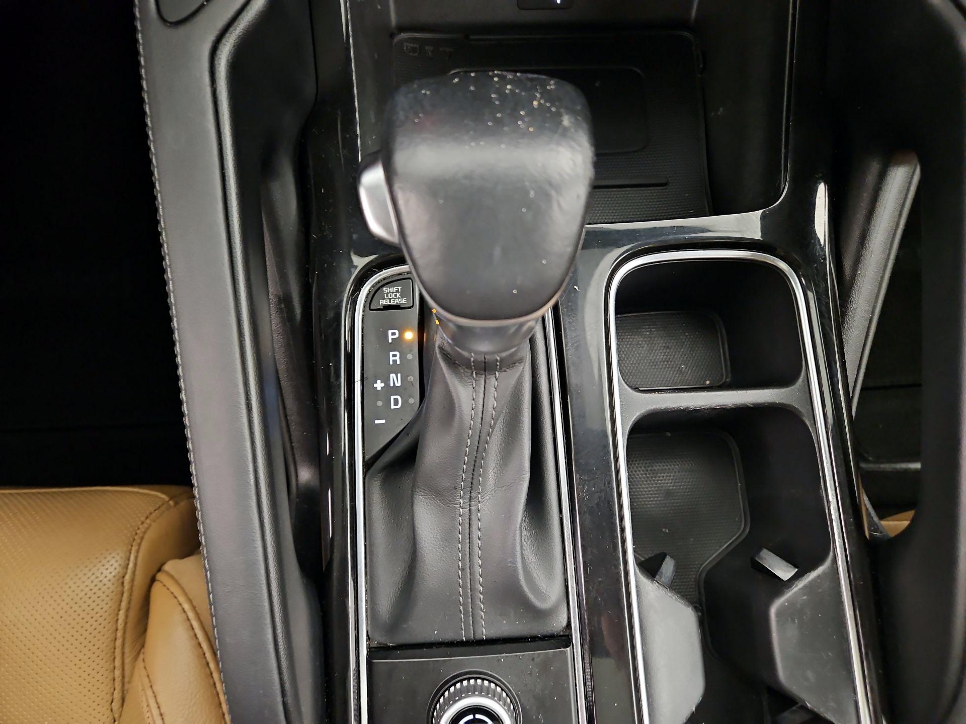 Thumbnail: 2020 Kia Telluride - 18