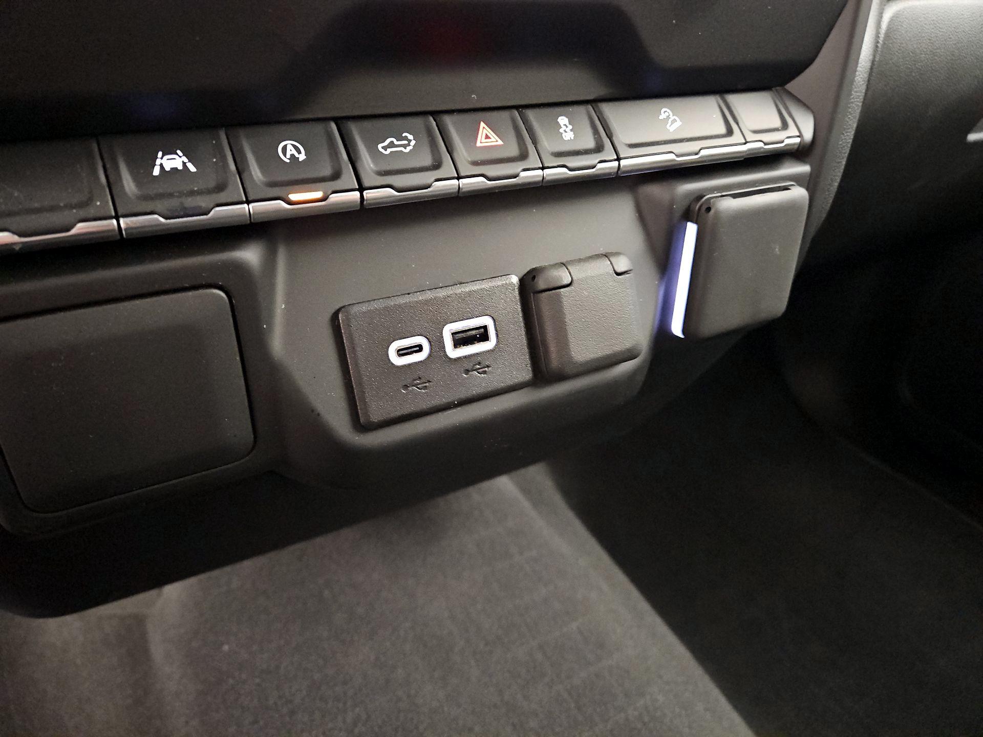 Thumbnail: 2024 Chevrolet Silverado 1500 - 18