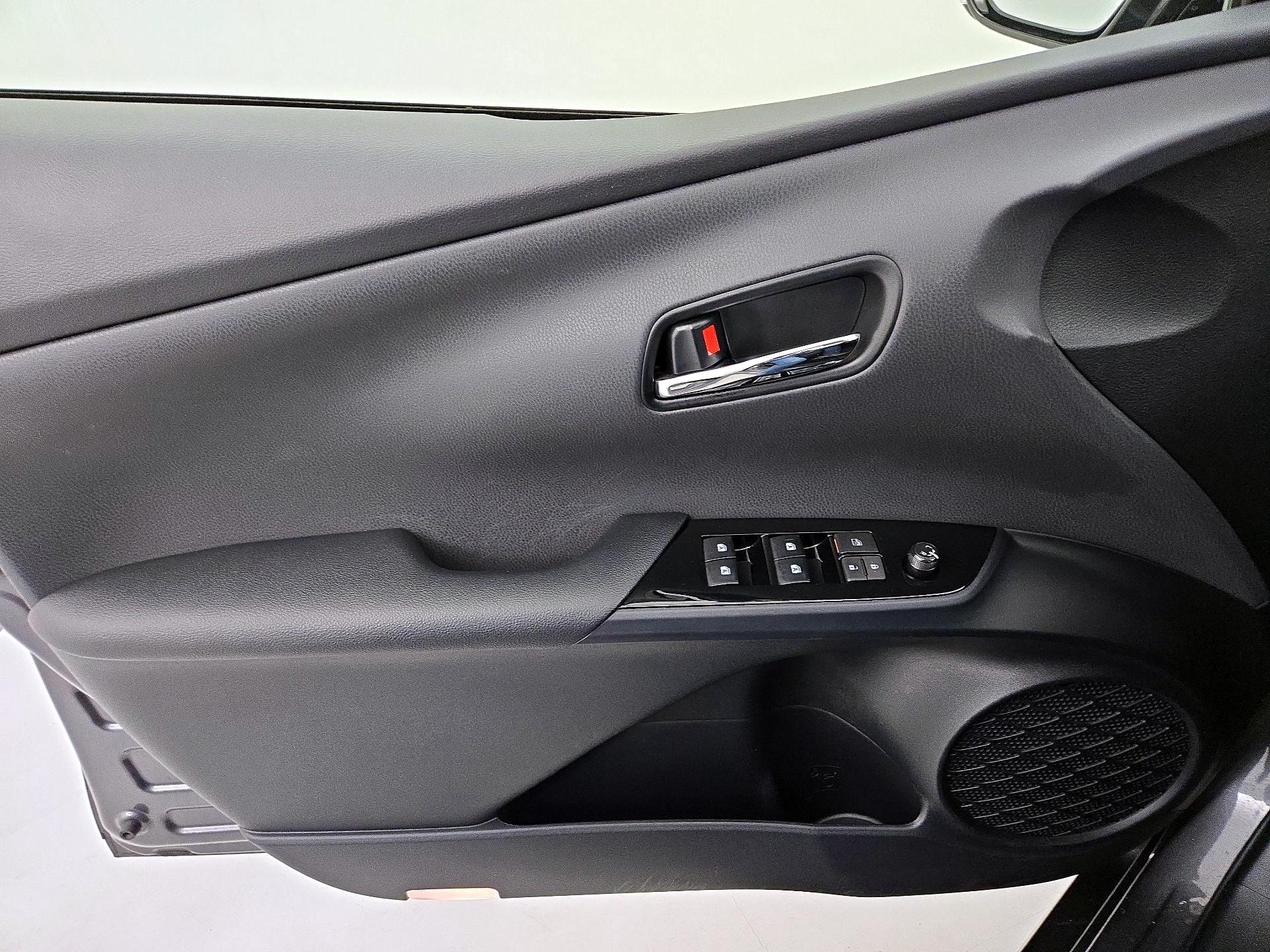 Thumbnail: 2017 Toyota Prius - 12