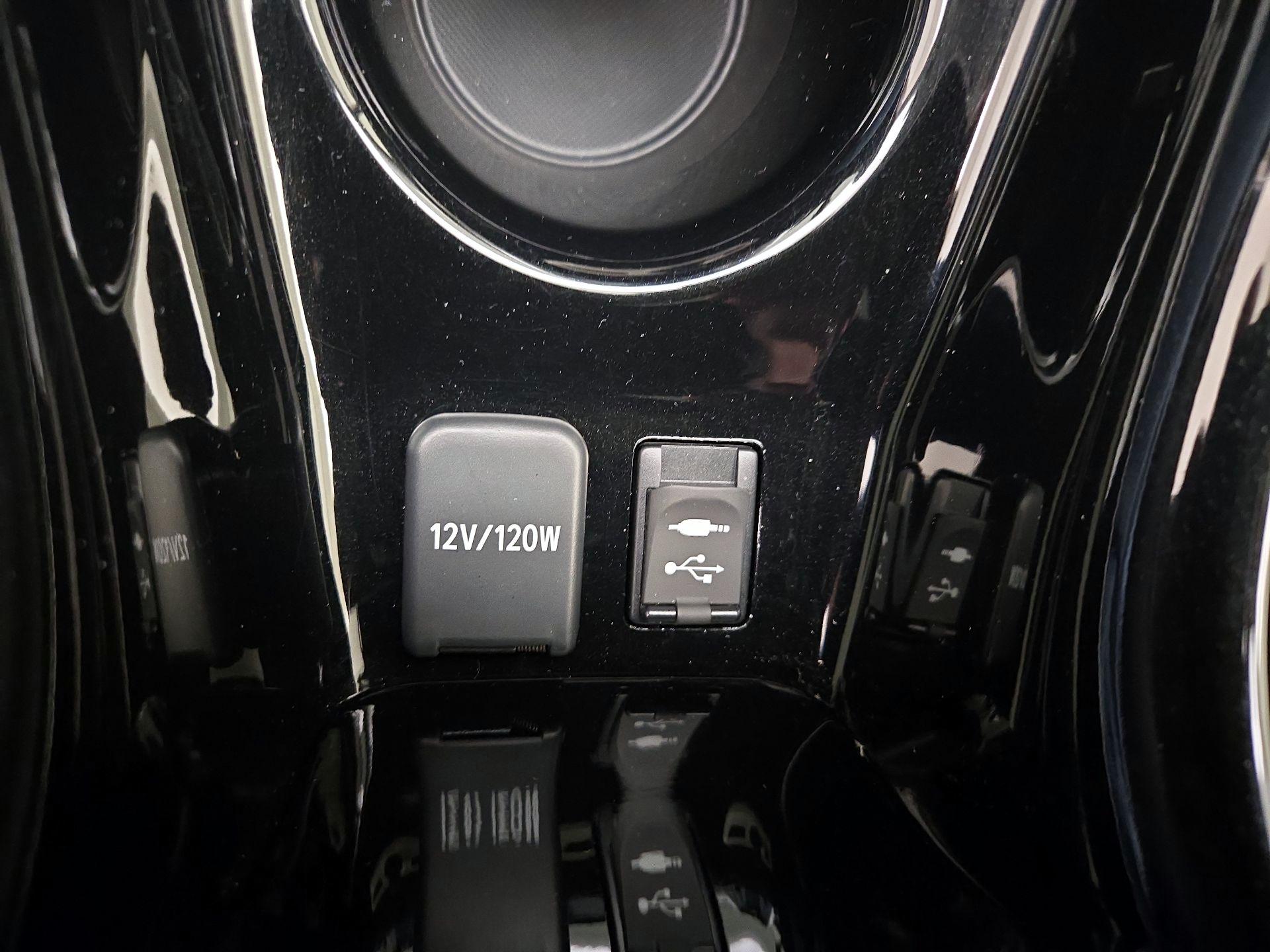 Thumbnail: 2017 Toyota Prius - 19