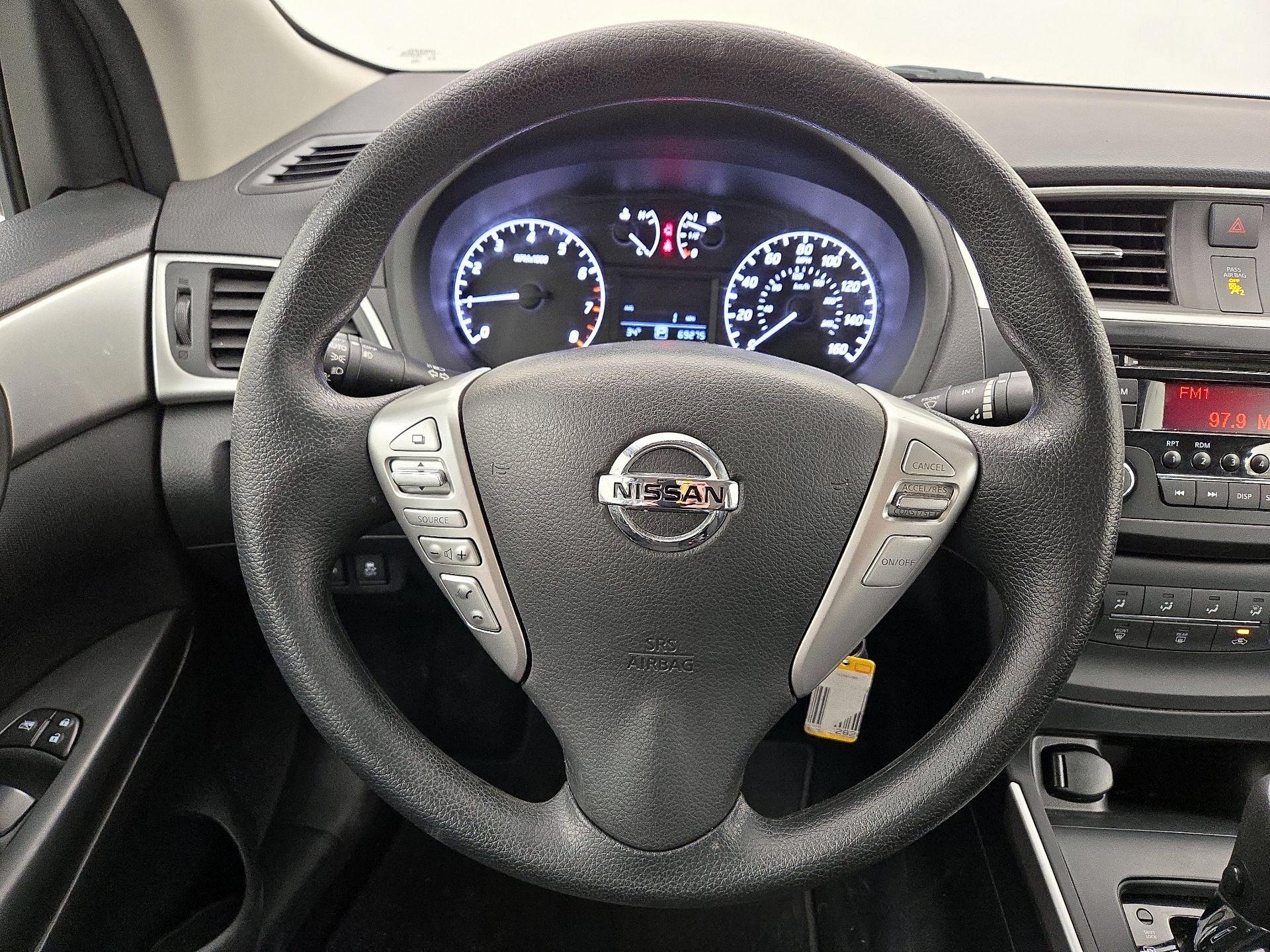 Thumbnail: 2017 Nissan Sentra - 10