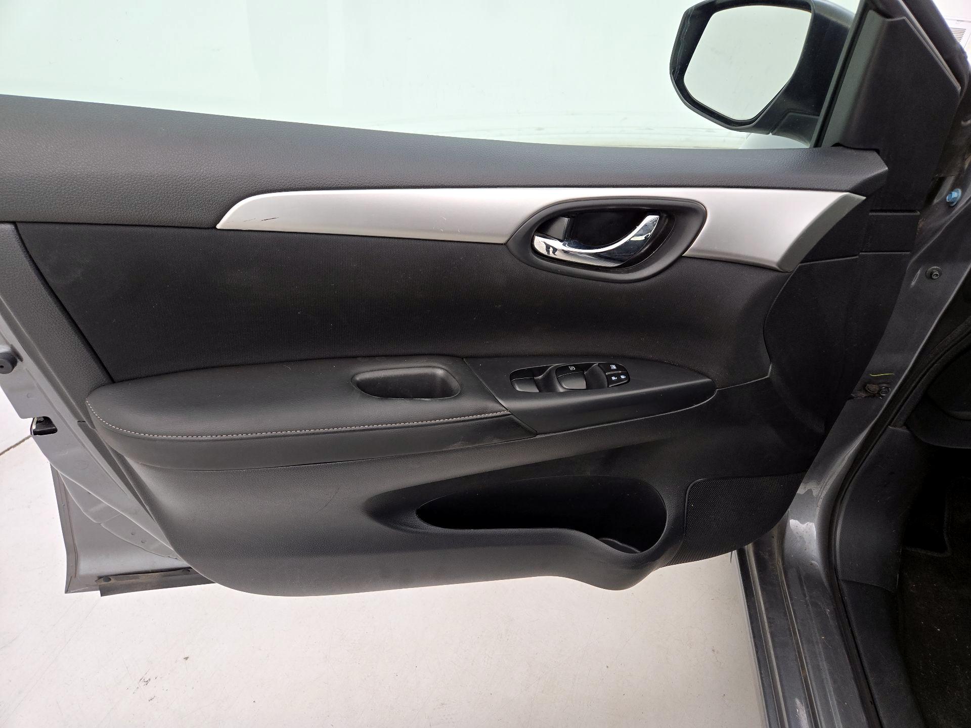 Thumbnail: 2017 Nissan Sentra - 12