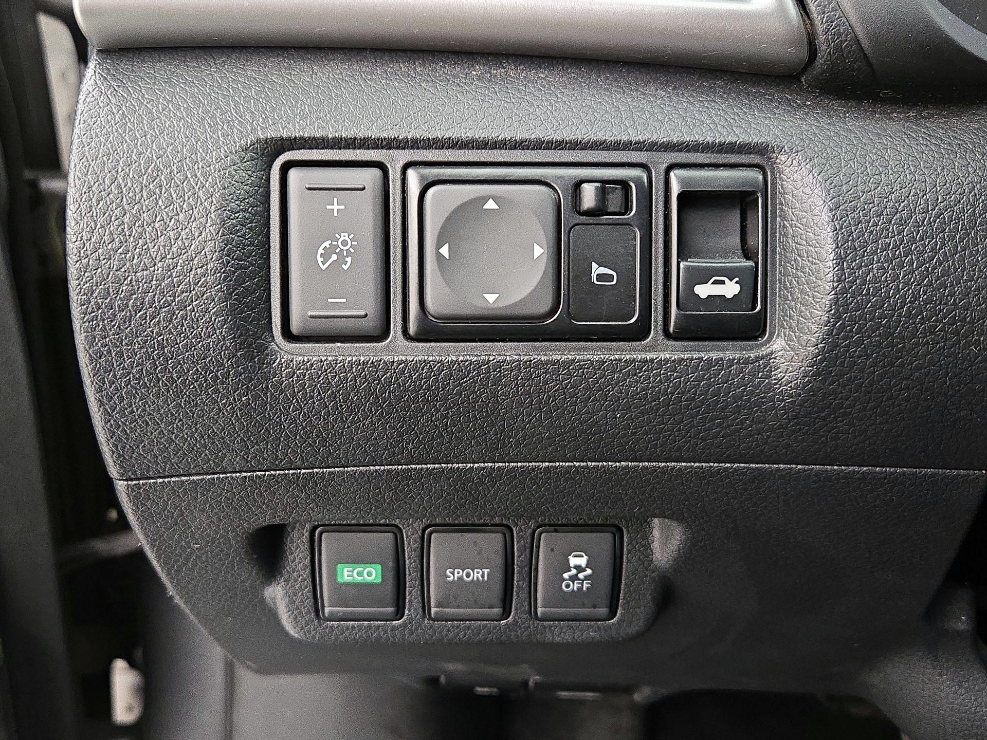 Thumbnail: 2017 Nissan Sentra - 13