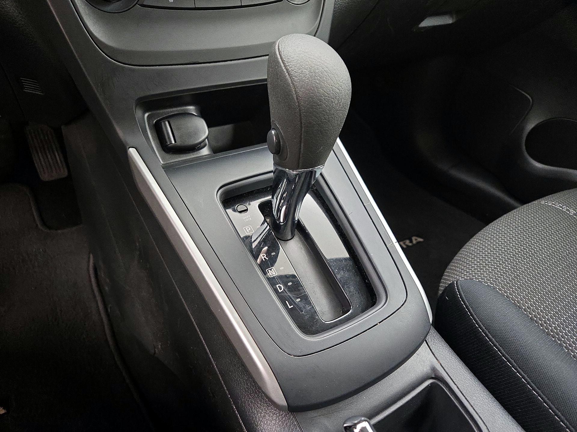 Thumbnail: 2017 Nissan Sentra - 16