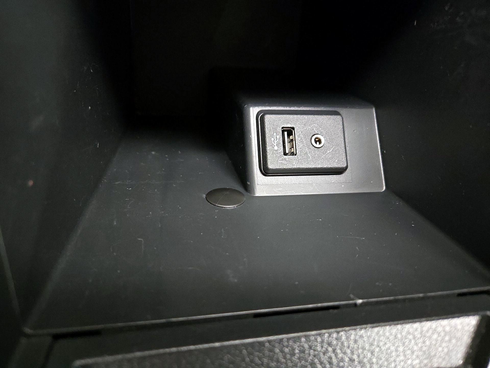 Thumbnail: 2017 Nissan Sentra - 17