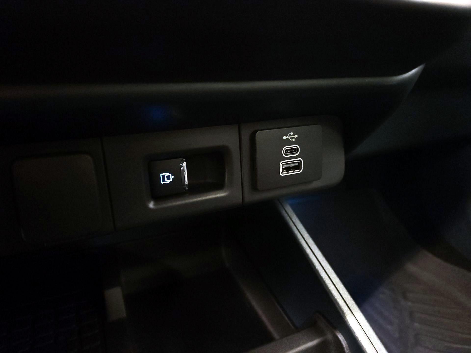 Thumbnail: 2025 Ford Maverick - 19