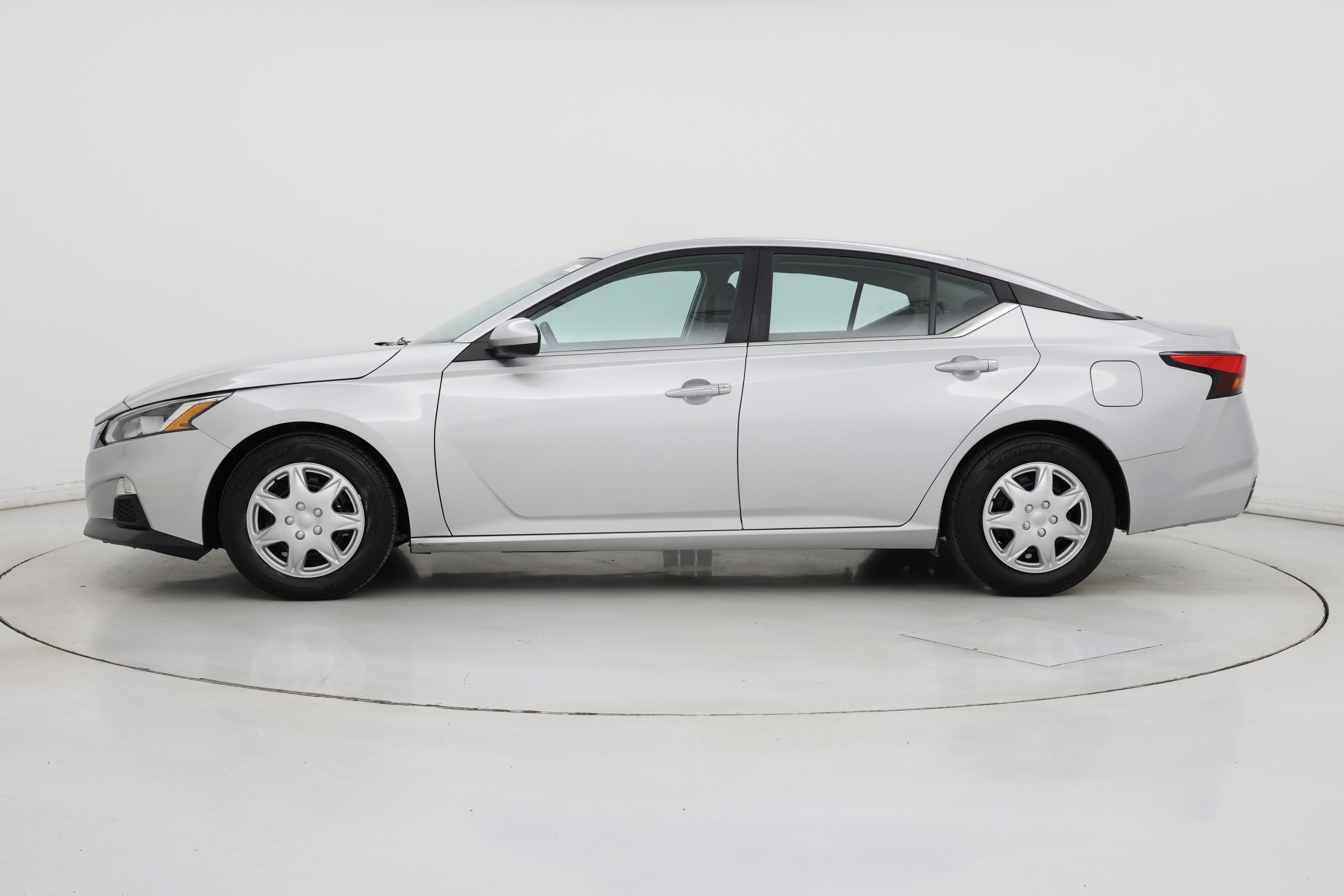 Thumbnail: 2021 Nissan Altima - 3