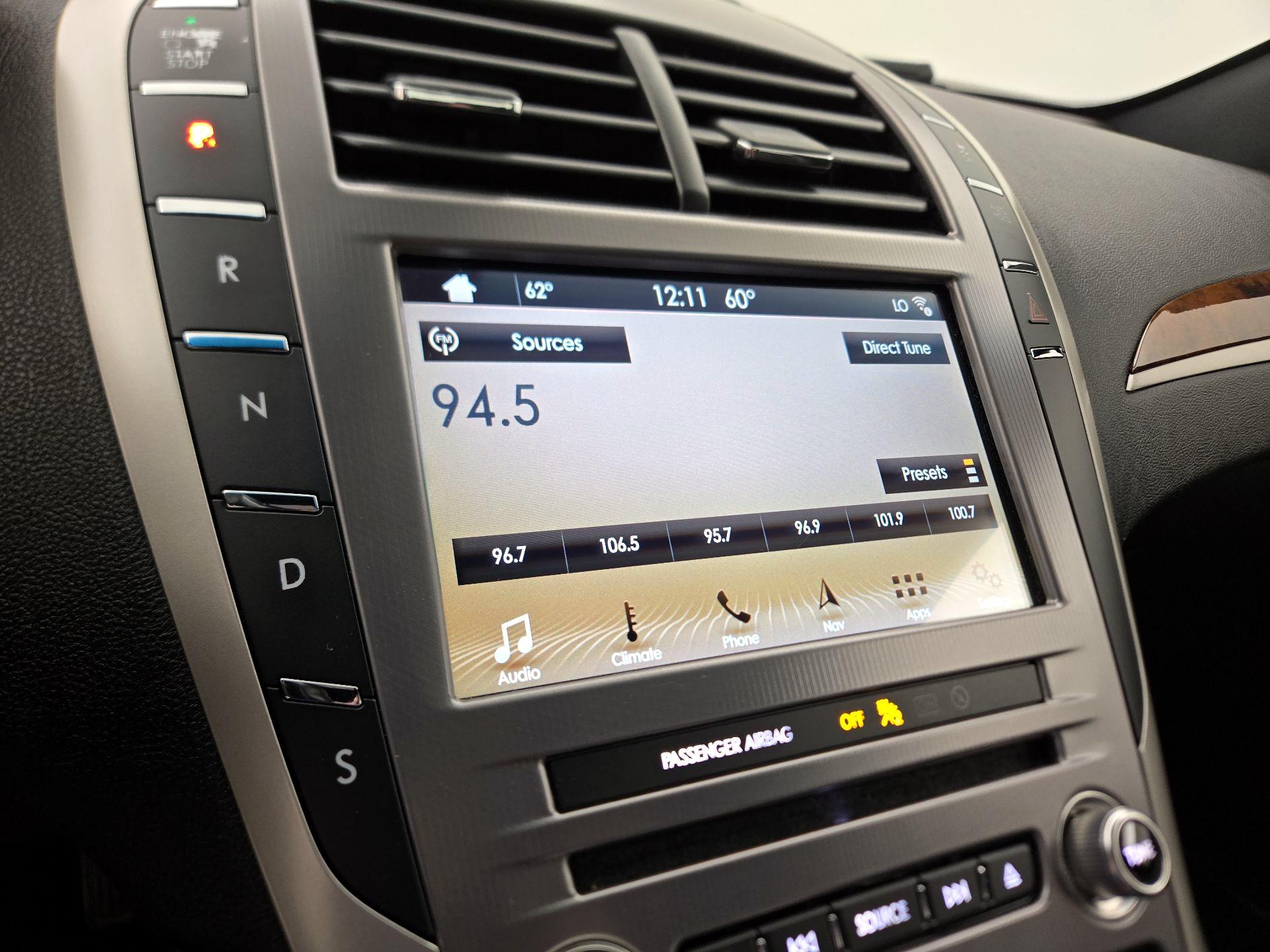 Thumbnail: 2017 Lincoln MKZ - 16