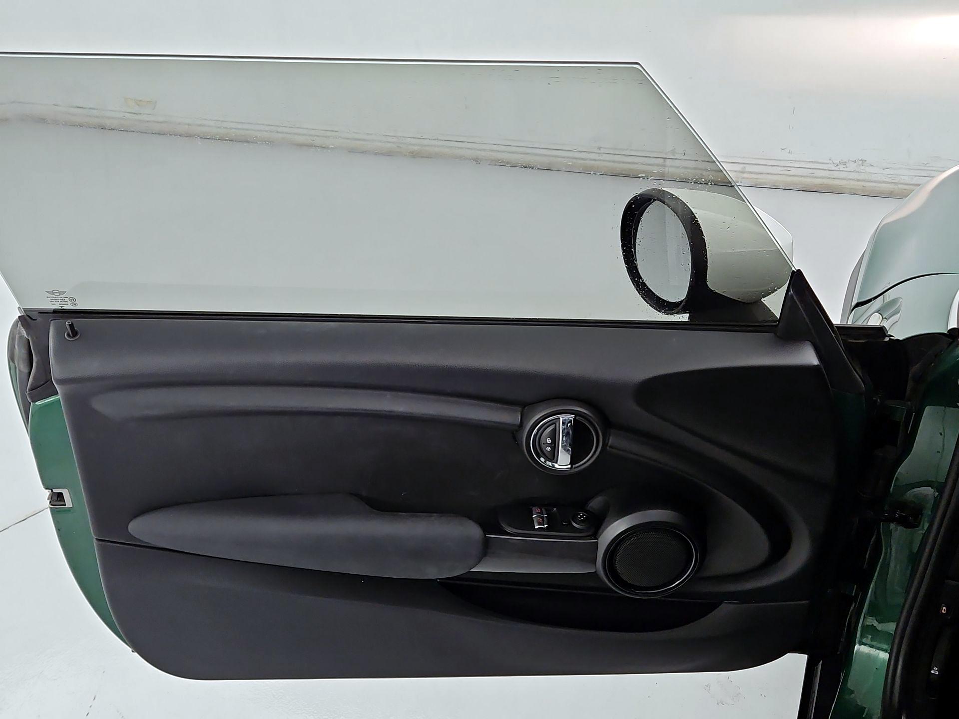 Thumbnail: 2020 MINI Cooper Hardtop - 12