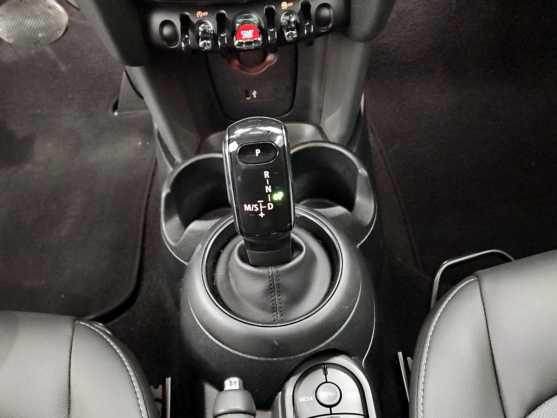 Thumbnail: 2020 MINI Cooper Hardtop - 17