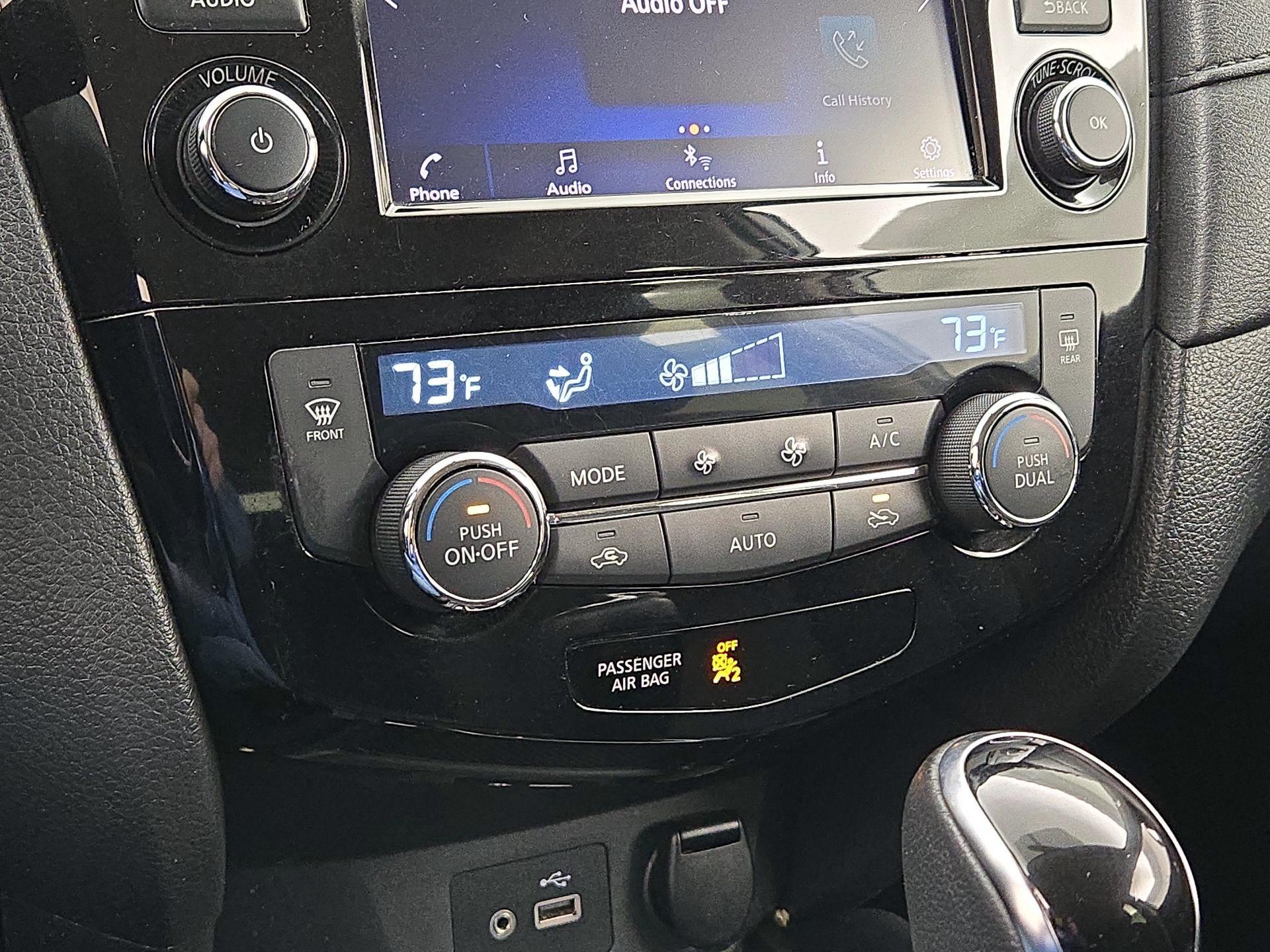 Thumbnail: 2018 Nissan Rogue - 16