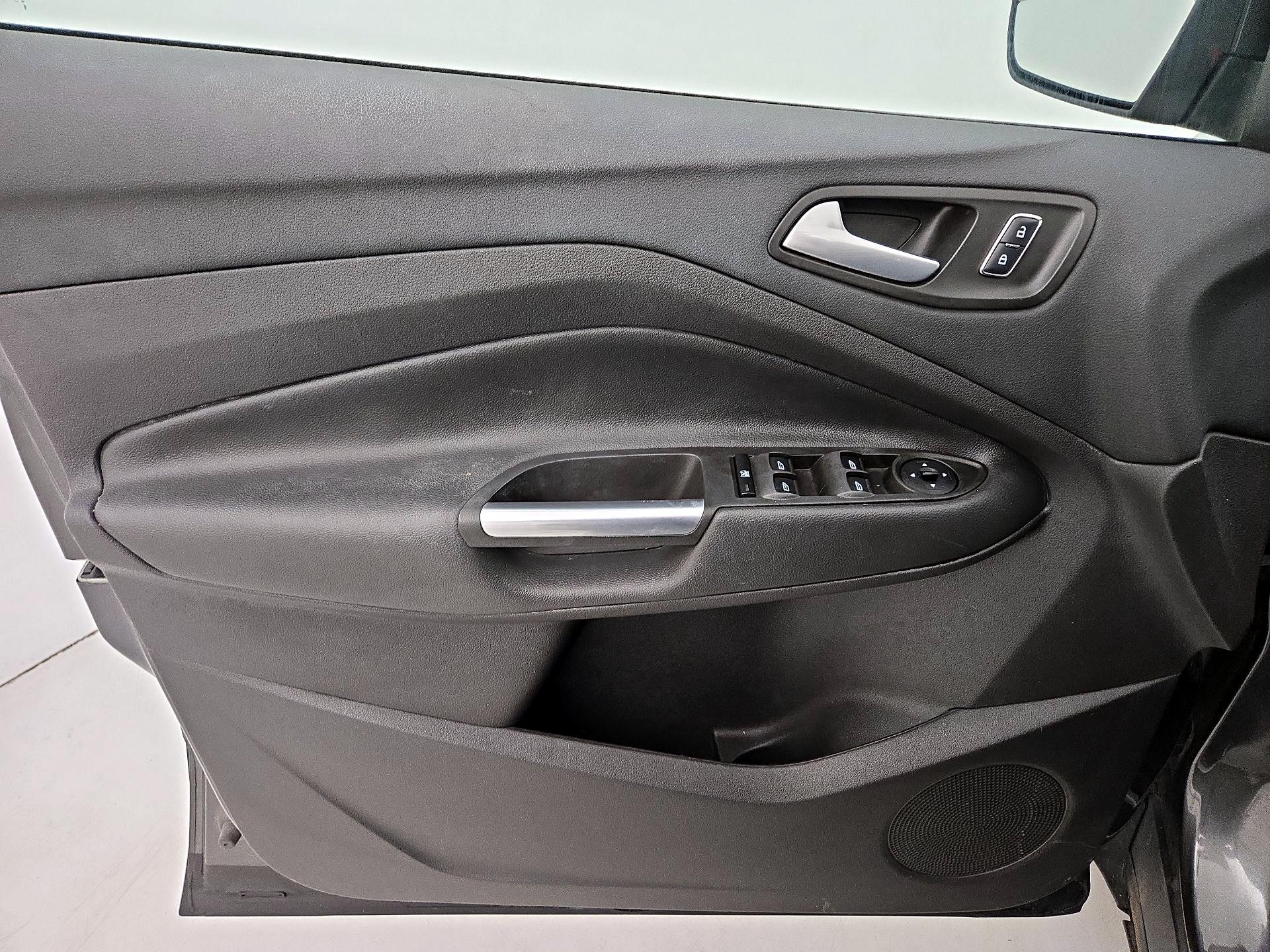 Thumbnail: 2016 Ford Escape - 12