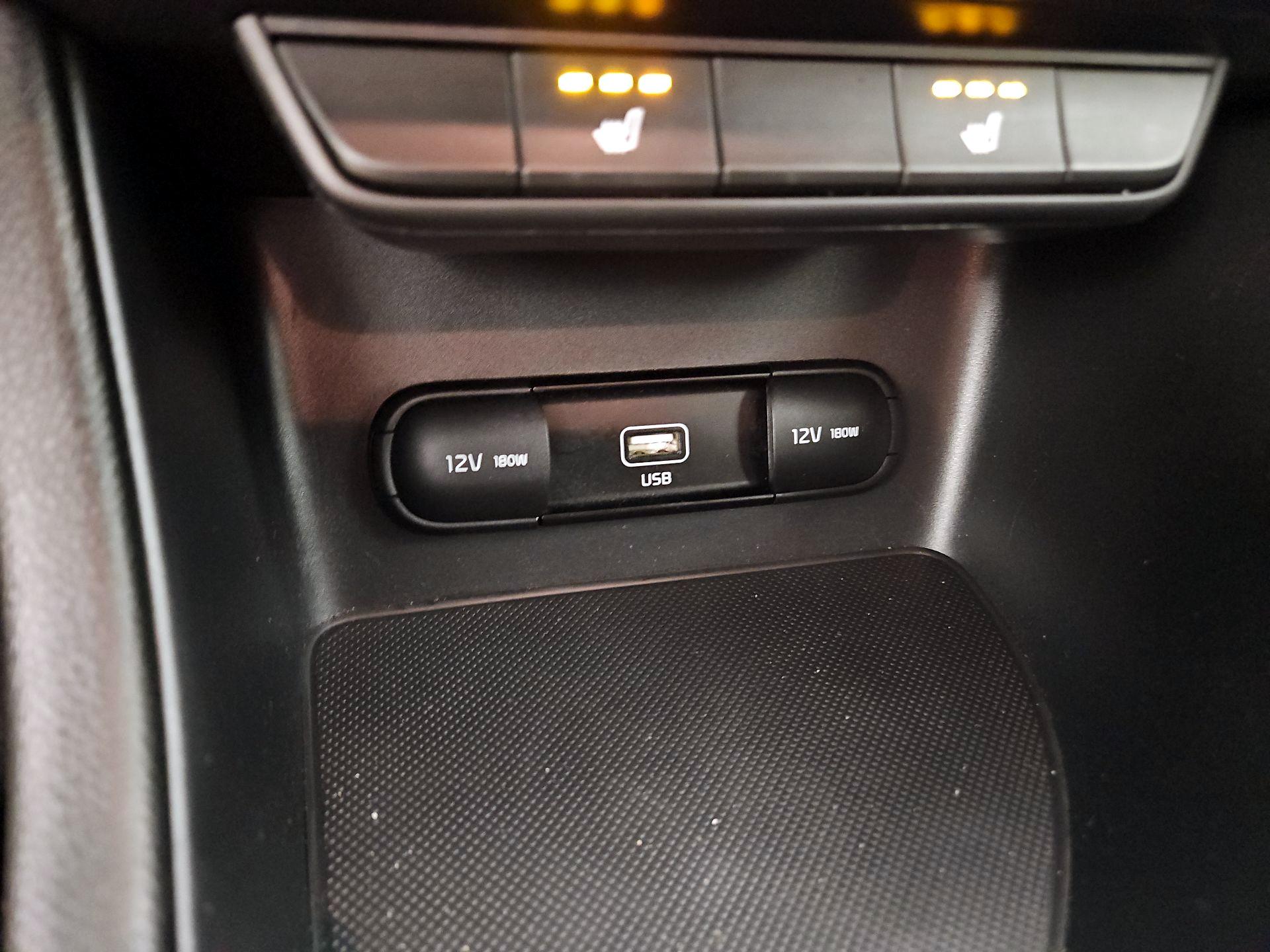 Thumbnail: 2022 Kia Sportage - 18