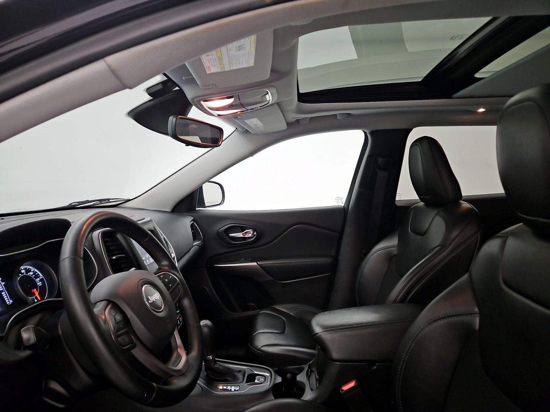 Thumbnail: 2021 Jeep Cherokee - 19