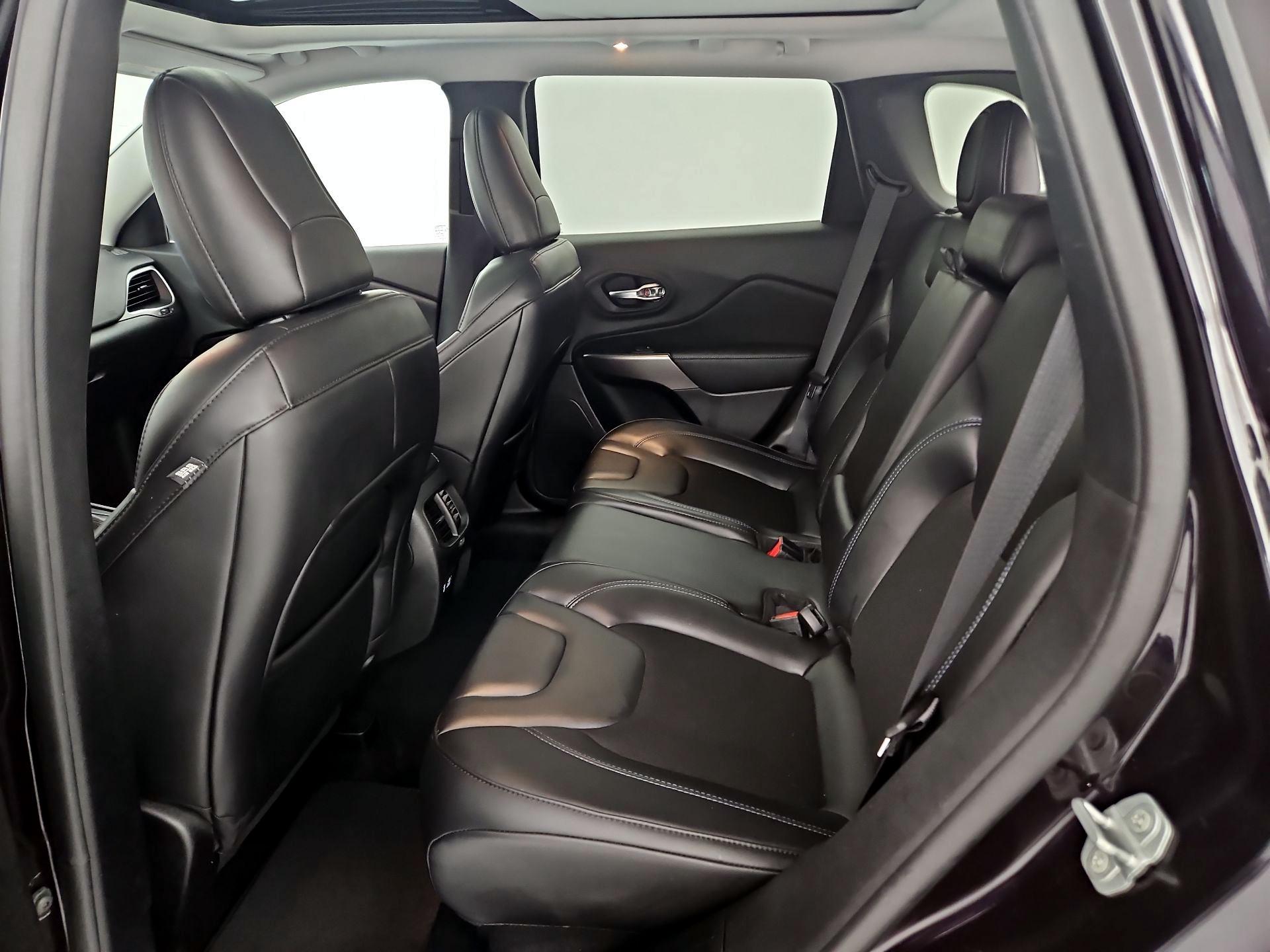 Thumbnail: 2021 Jeep Cherokee - 20