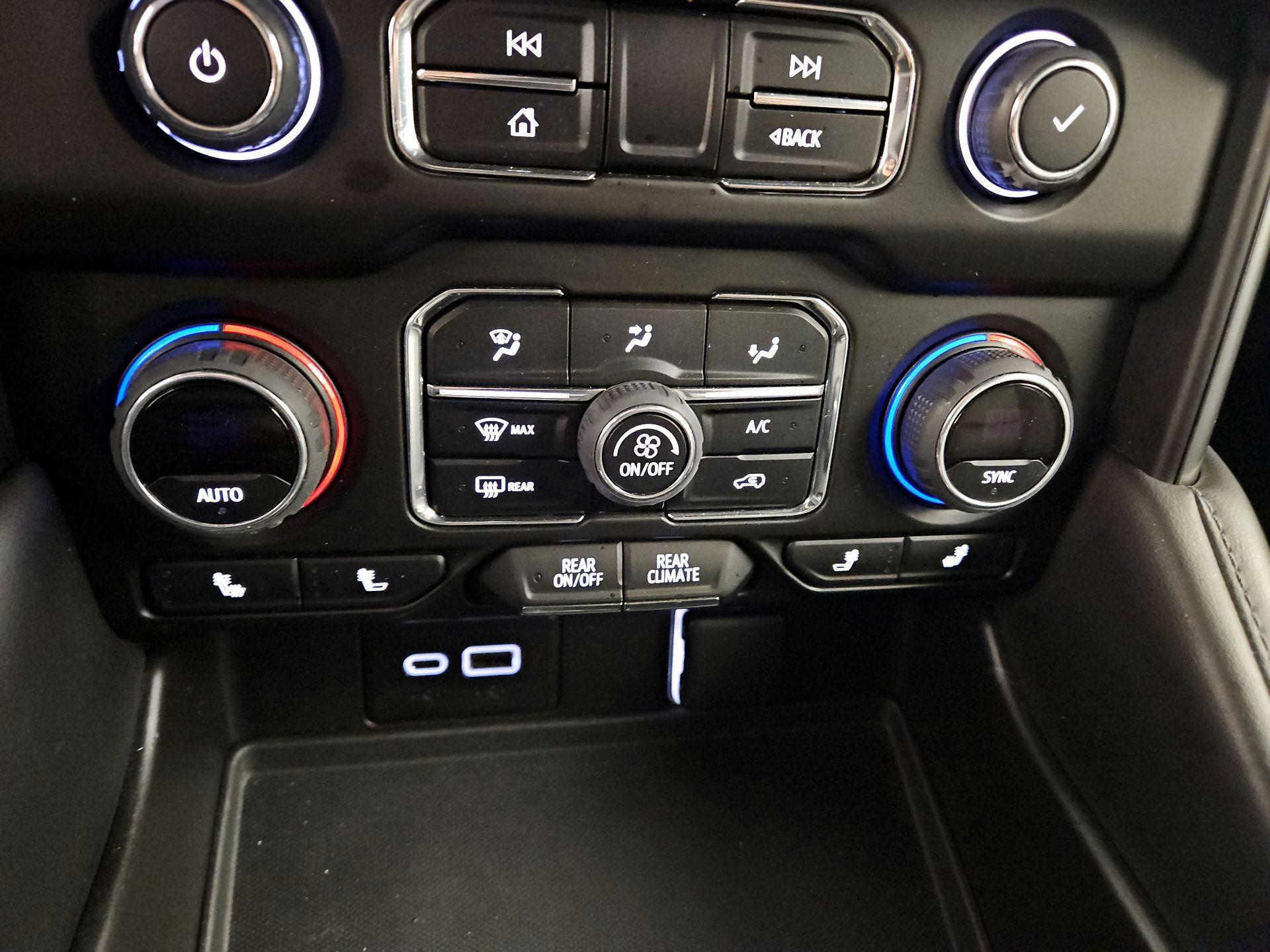 Thumbnail: 2022 Chevrolet Tahoe - 17