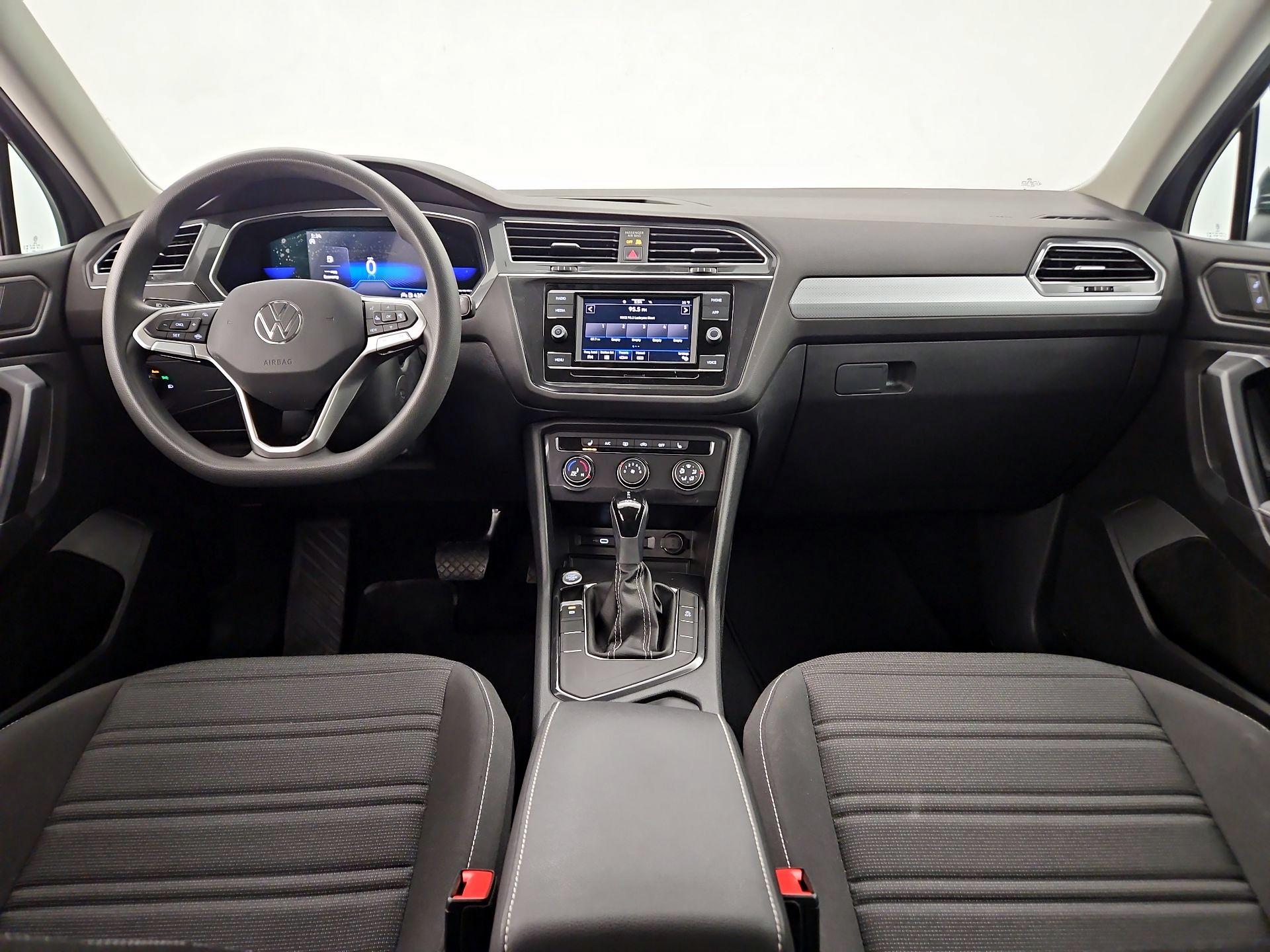 Thumbnail: 2023 Volkswagen Tiguan - 9