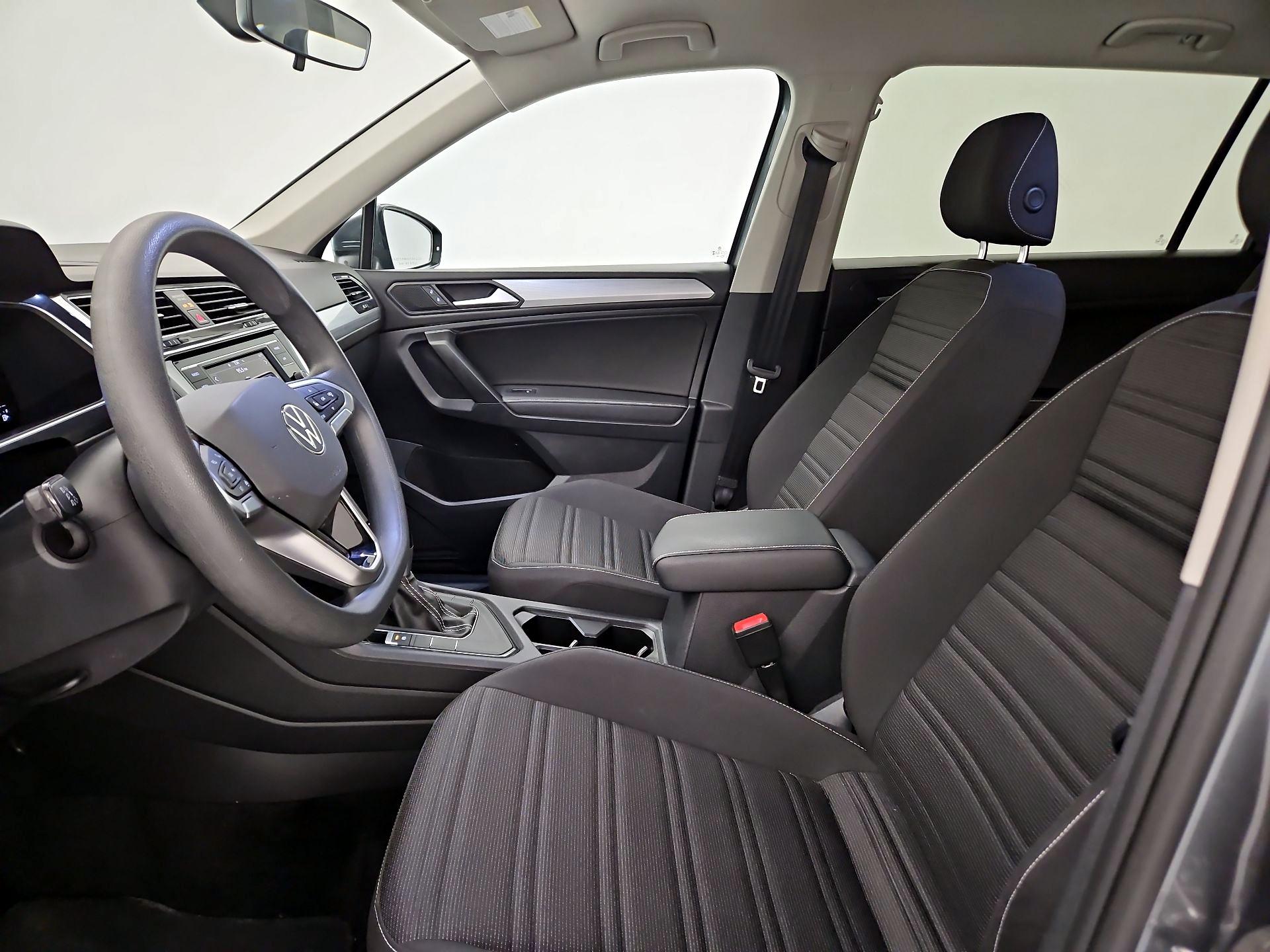 Thumbnail: 2023 Volkswagen Tiguan - 11