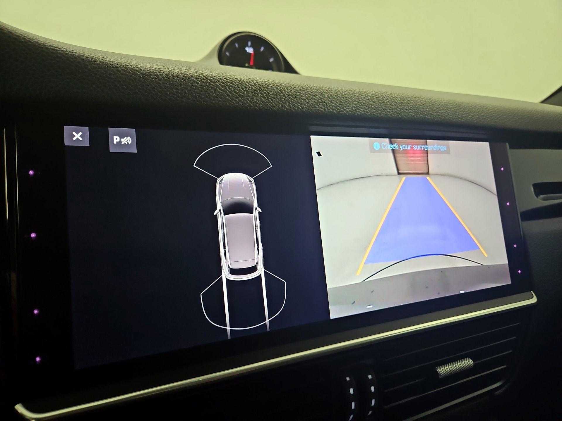 Thumbnail: 2021 Porsche Cayenne - 15