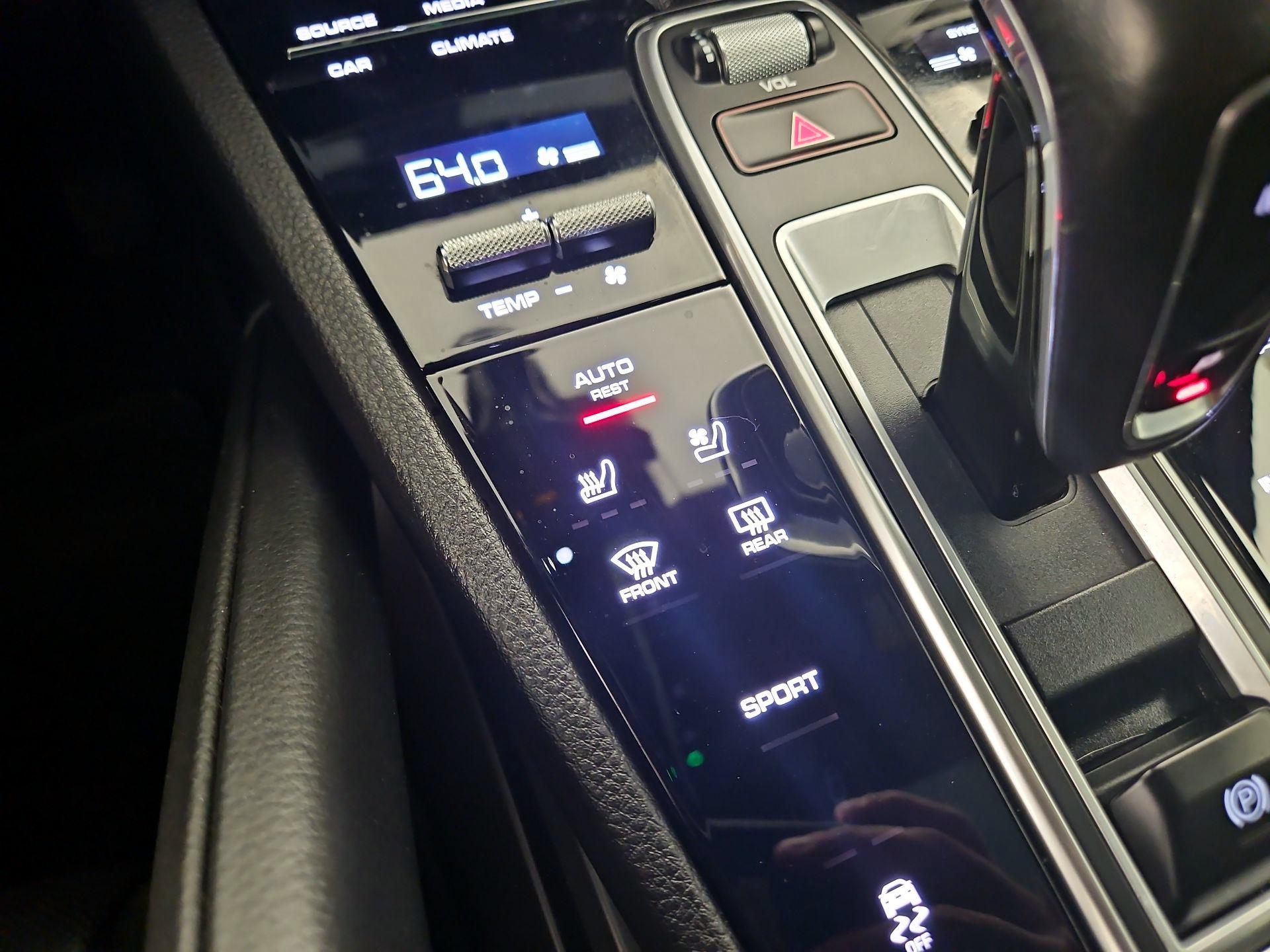 Thumbnail: 2021 Porsche Cayenne - 17