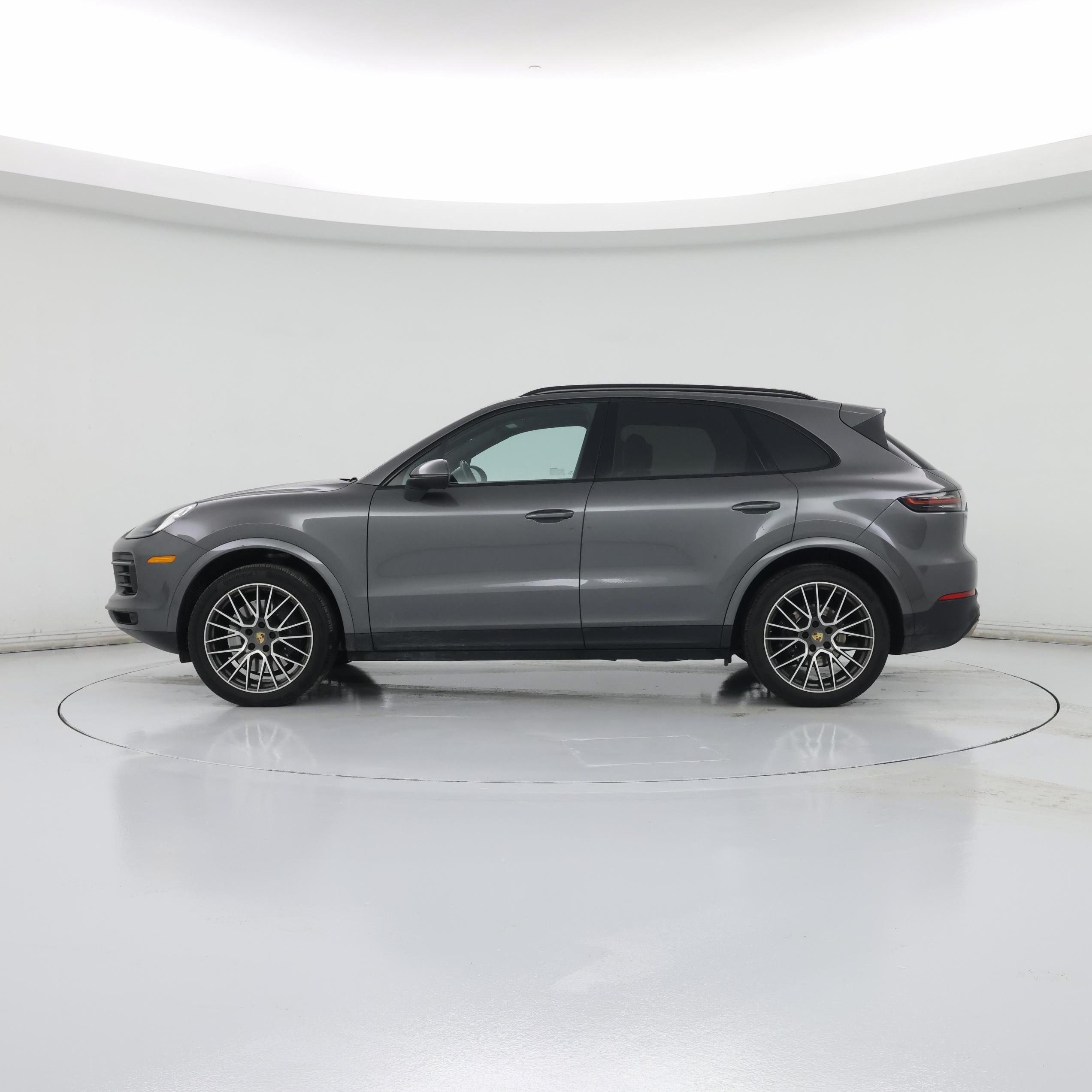 Thumbnail: 2021 Porsche Cayenne - 3
