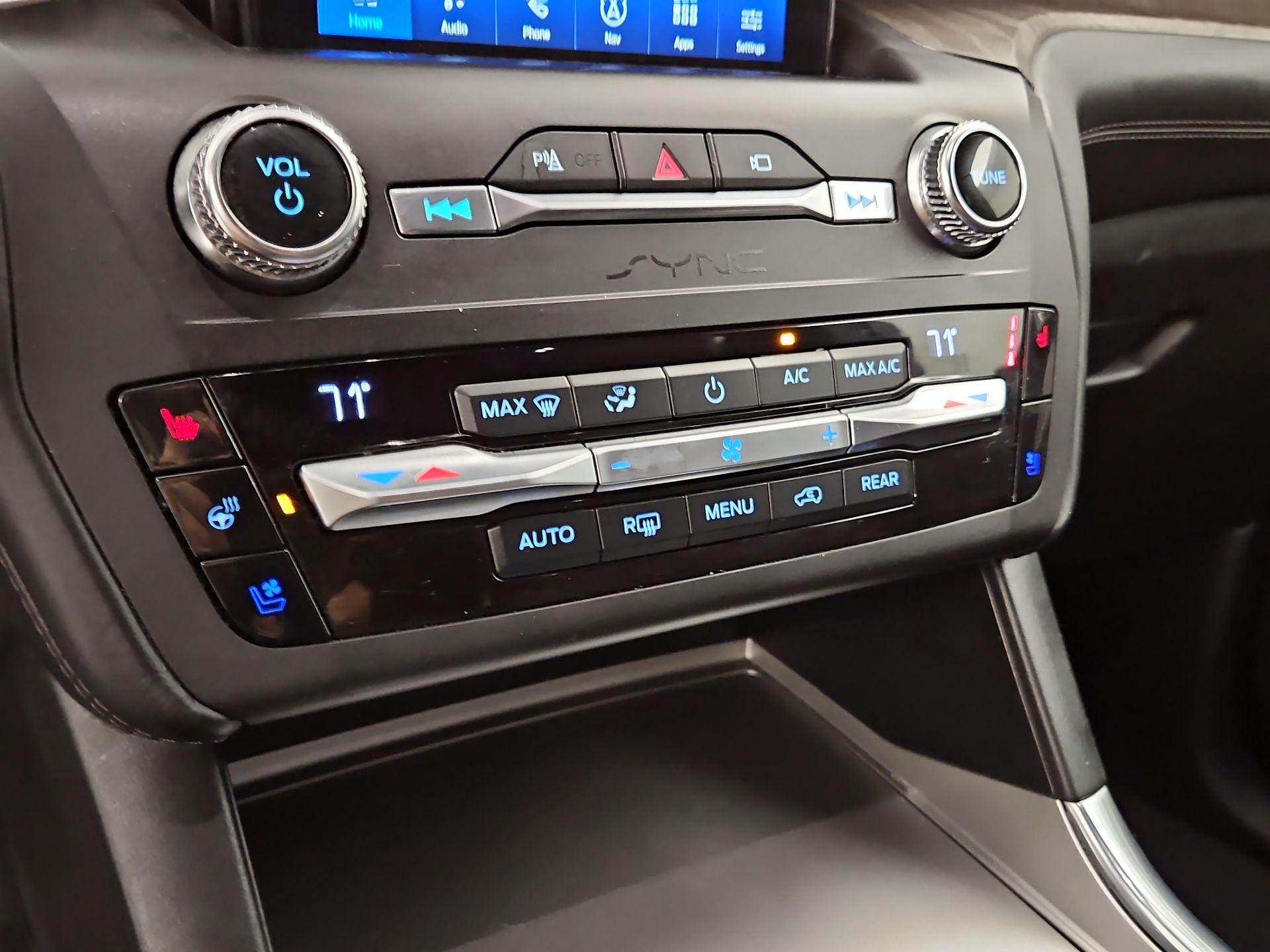 Thumbnail: 2020 Ford Explorer - 17