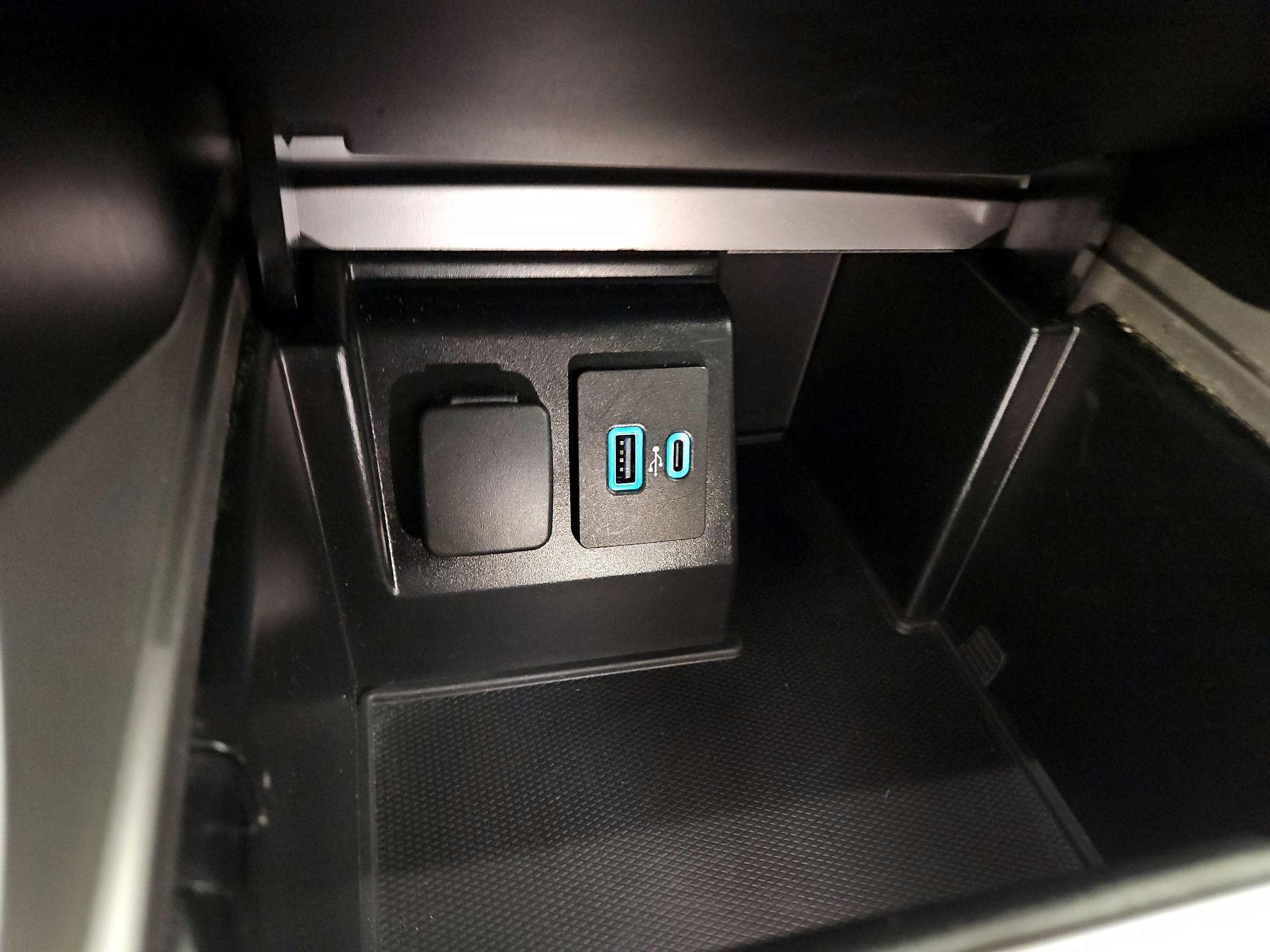 Thumbnail: 2020 Ford Explorer - 19