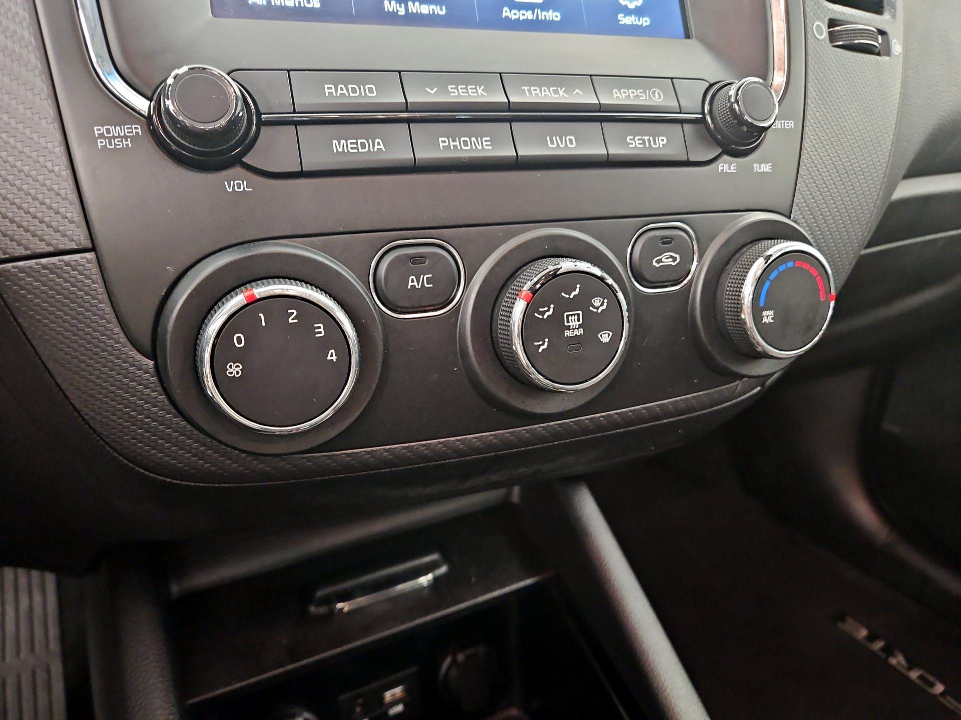 Thumbnail: 2017 Kia Forte - 16