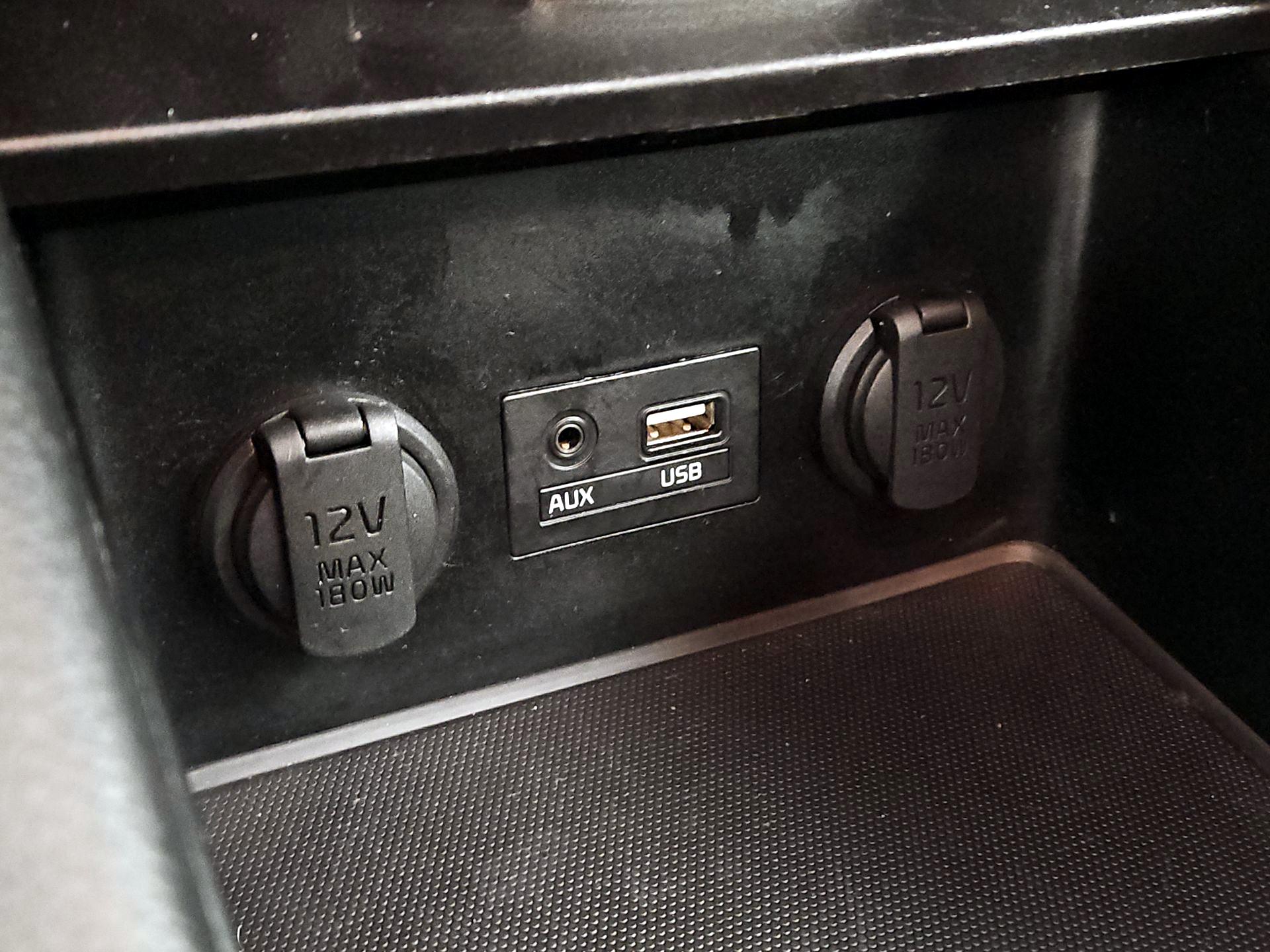 Thumbnail: 2017 Kia Forte - 18