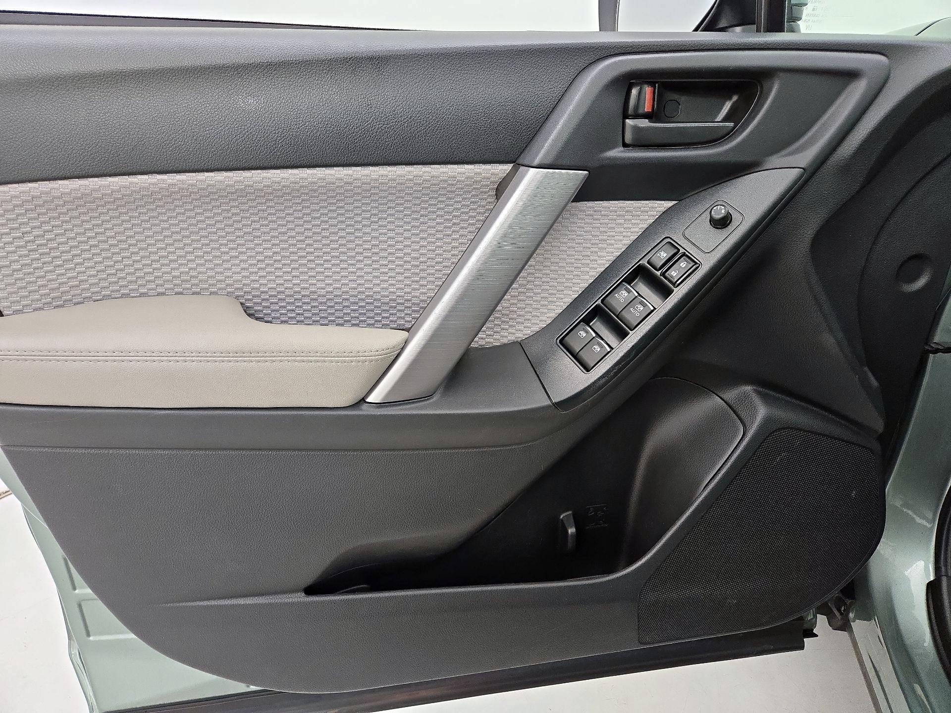 Thumbnail: 2017 Subaru Forester - 12