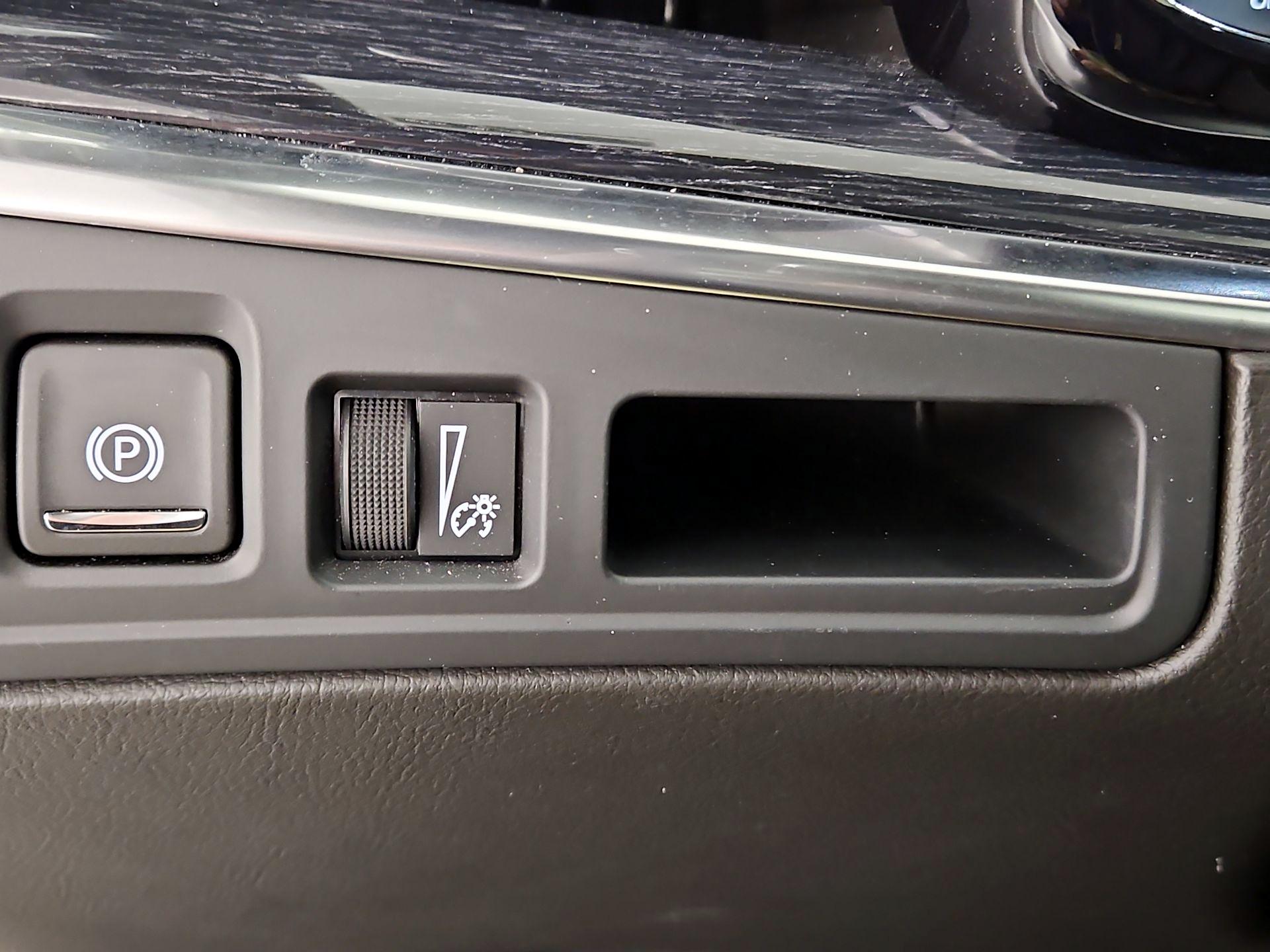 Thumbnail: 2023 Cadillac XT5 - 13