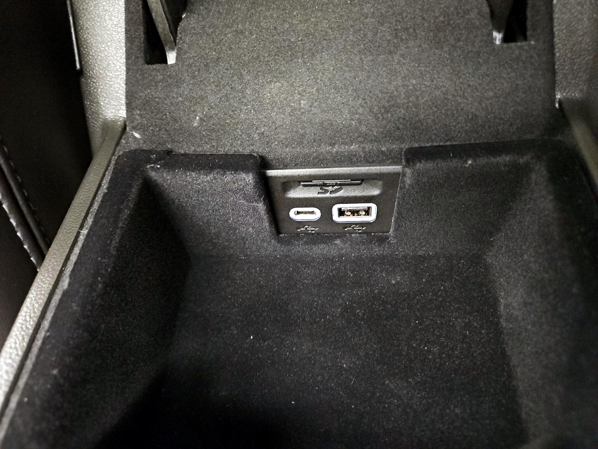 Thumbnail: 2023 Cadillac XT5 - 19