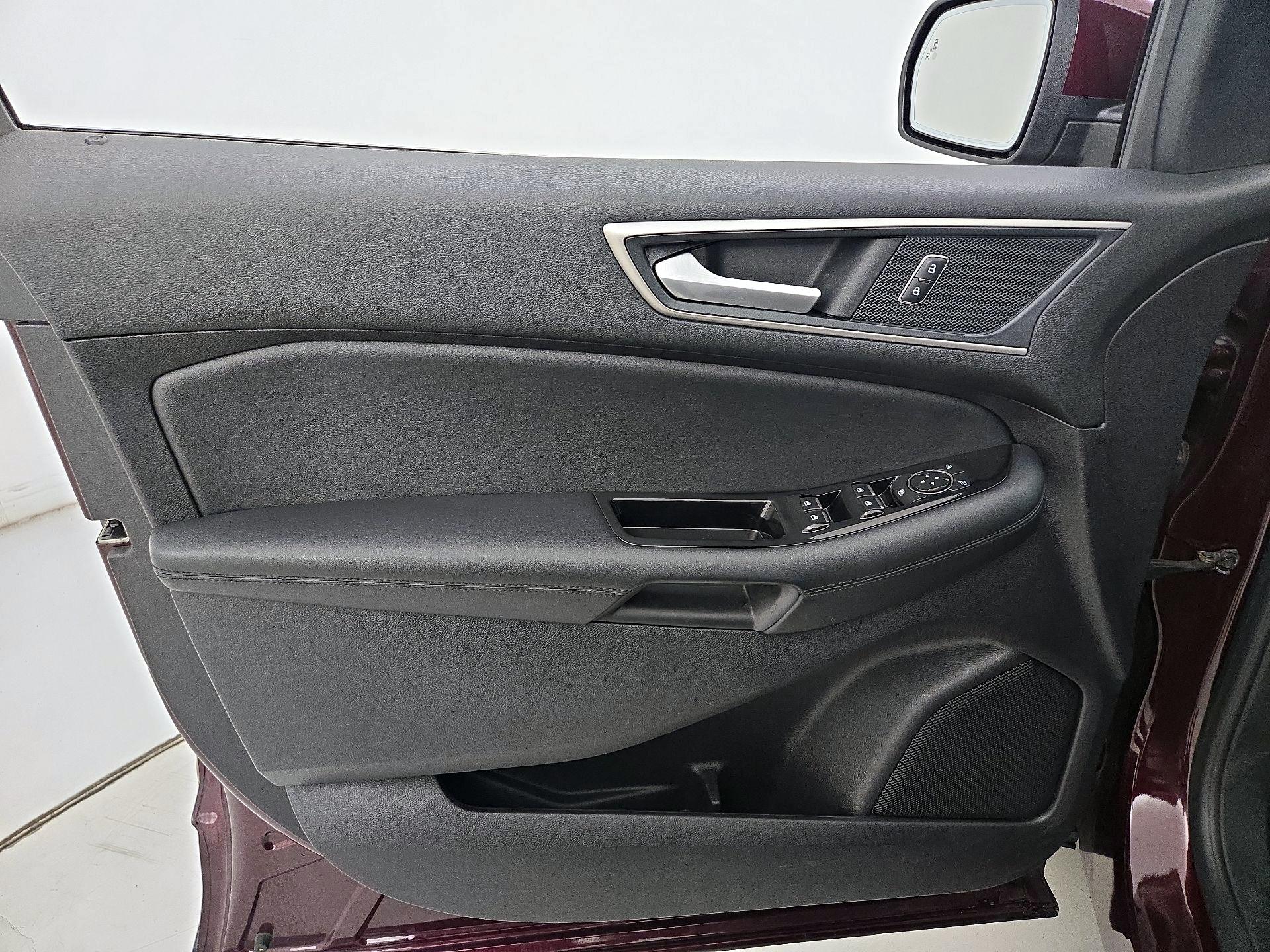 Thumbnail: 2018 Ford Edge - 12