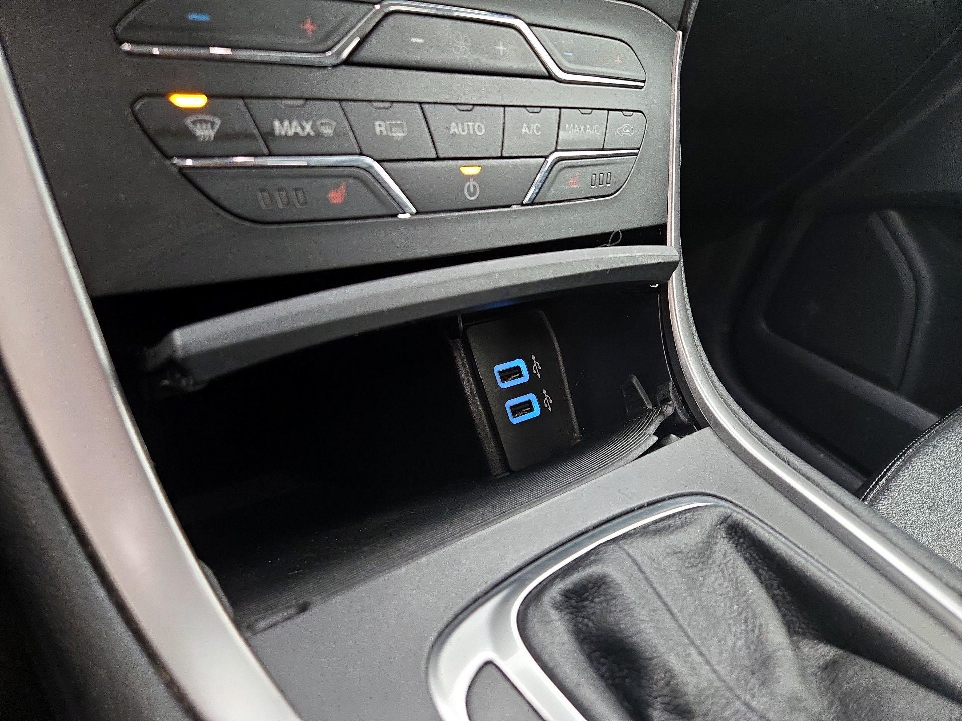 Thumbnail: 2018 Ford Edge - 19