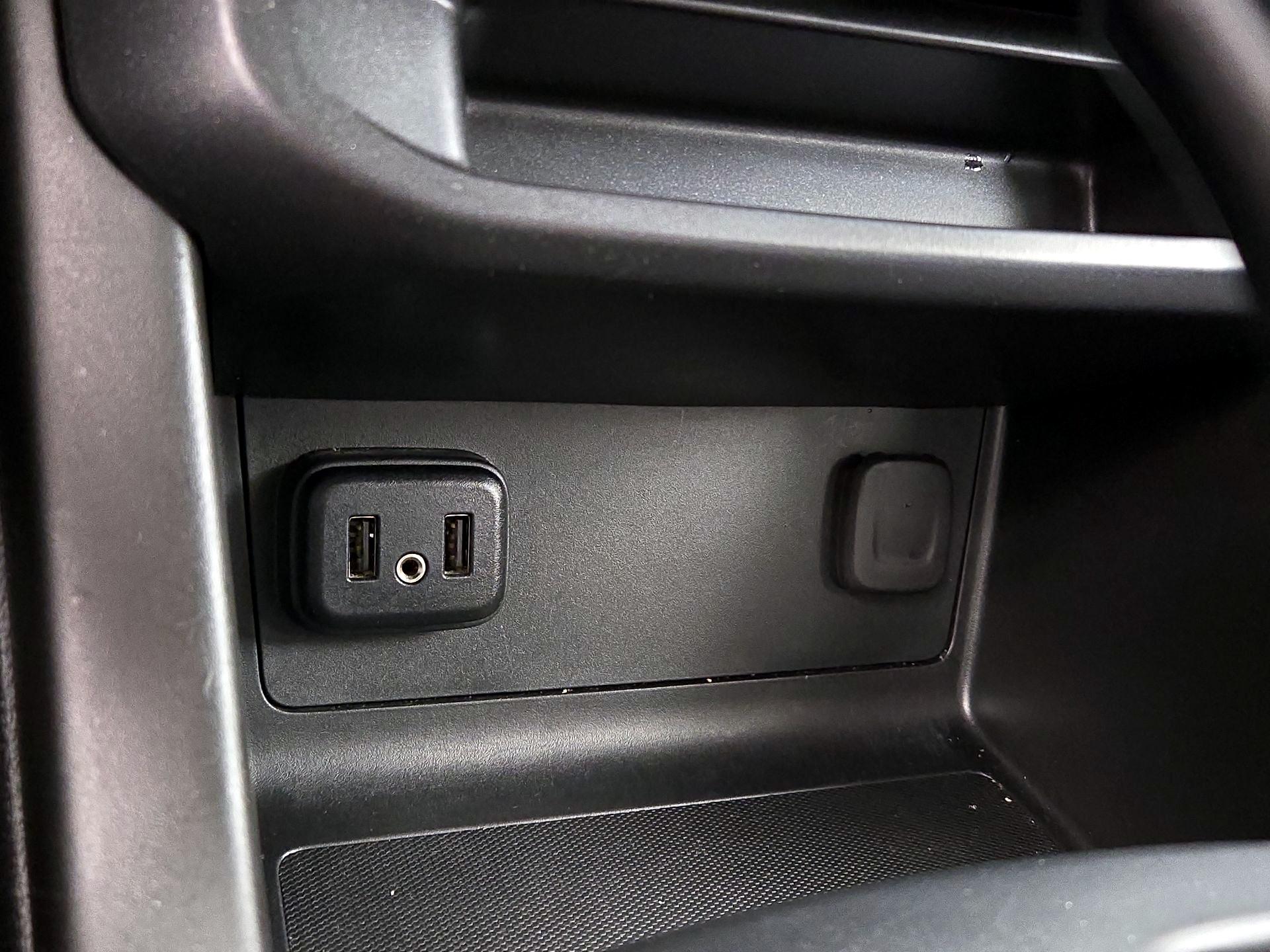 Thumbnail: 2022 Chevrolet Colorado - 18