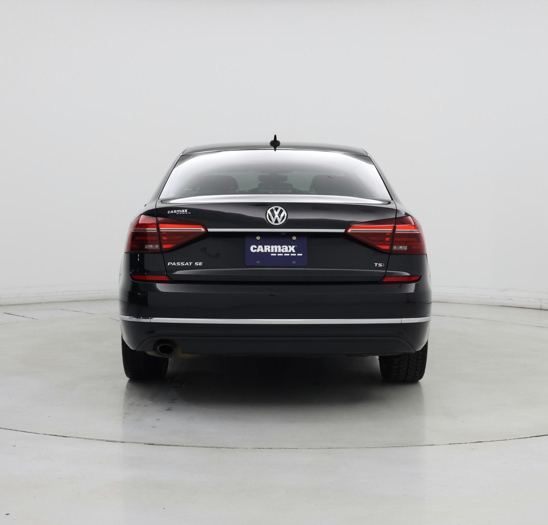 Thumbnail: 2017 Volkswagen Passat - 2