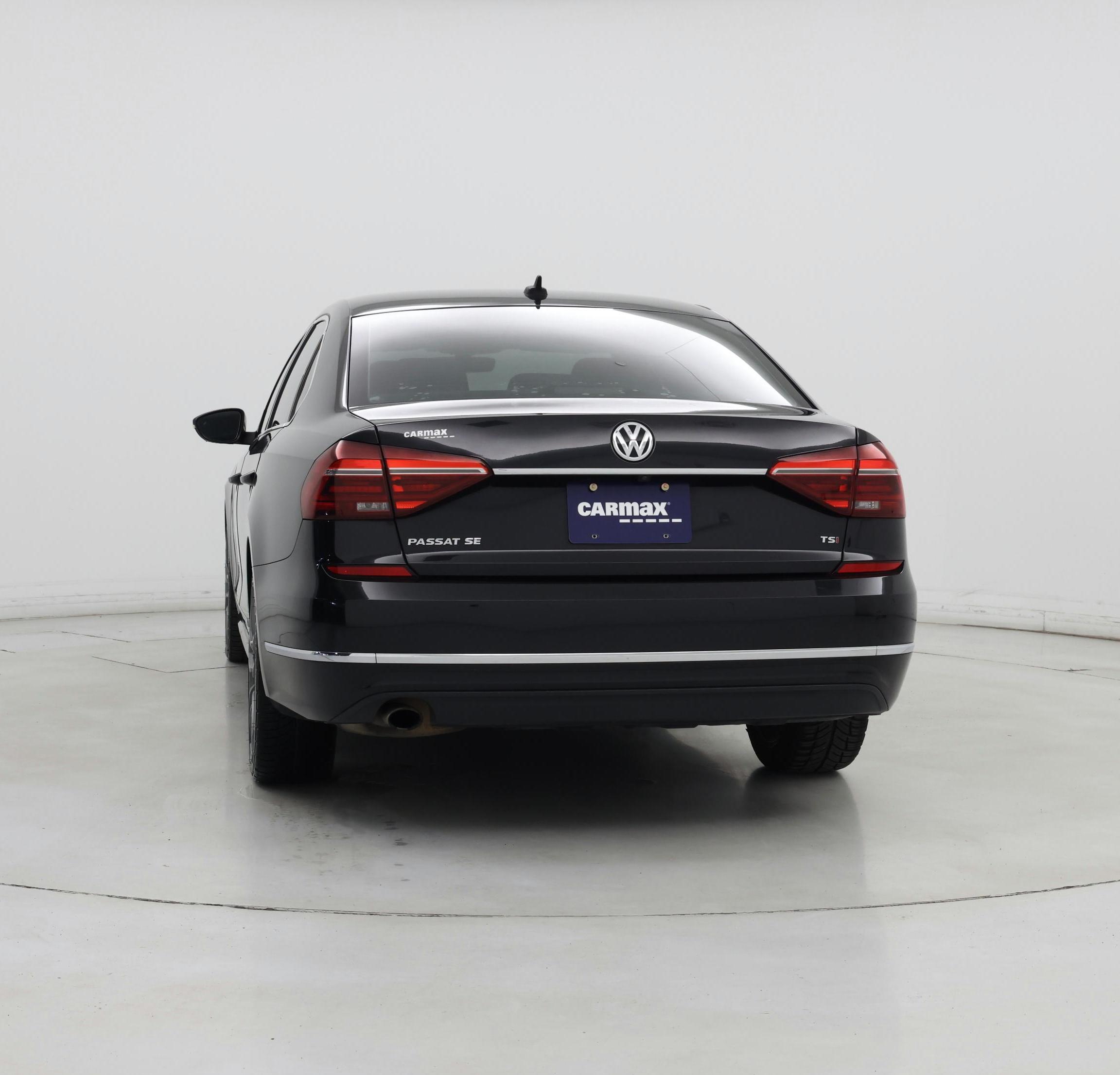Thumbnail: 2017 Volkswagen Passat - 7