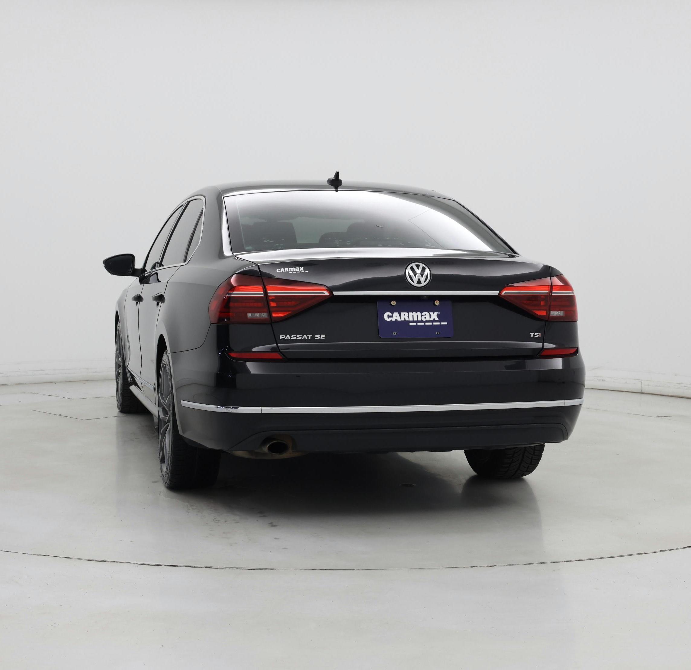 Thumbnail: 2017 Volkswagen Passat - 8