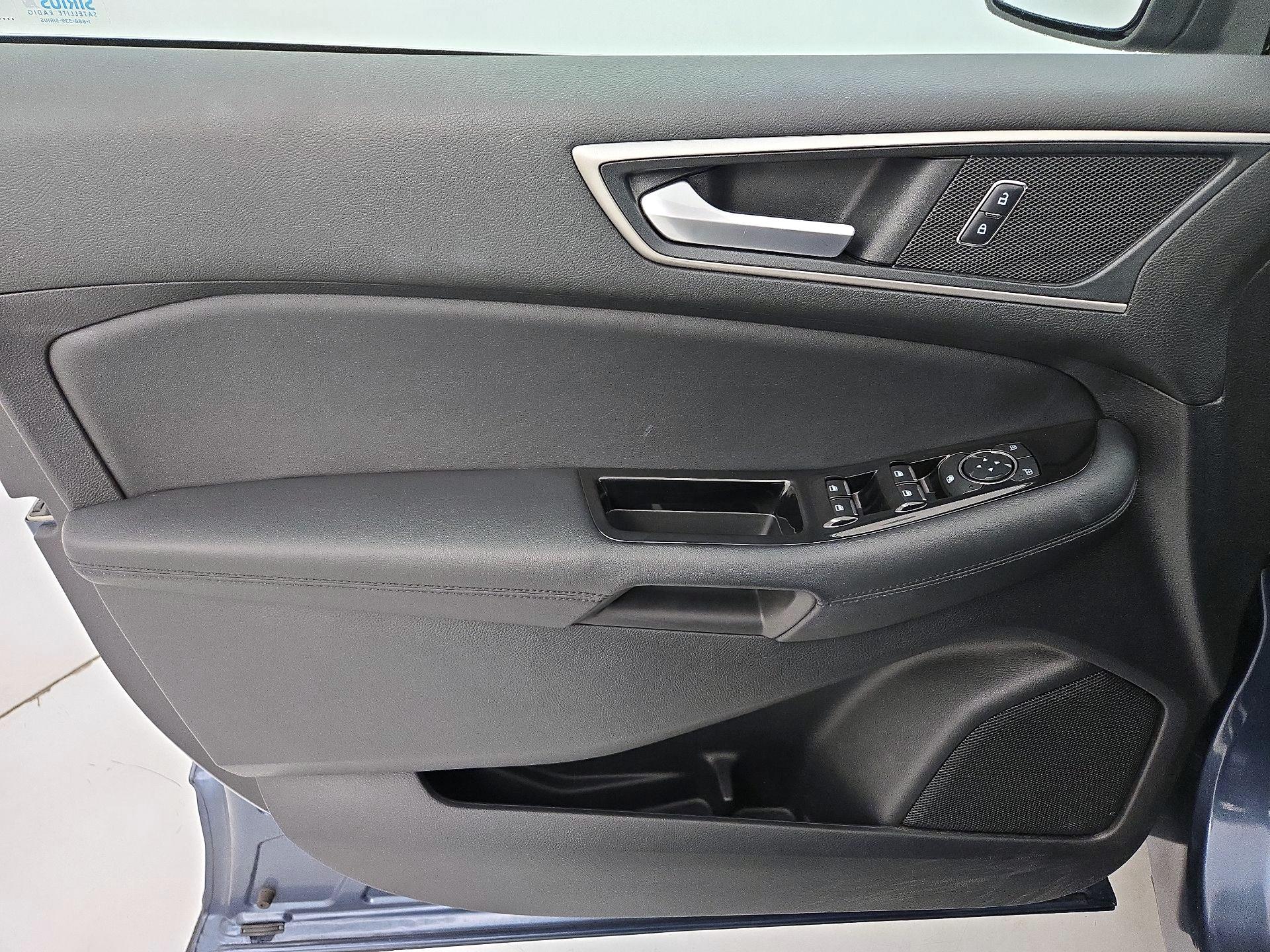 Thumbnail: 2018 Ford Edge - 12