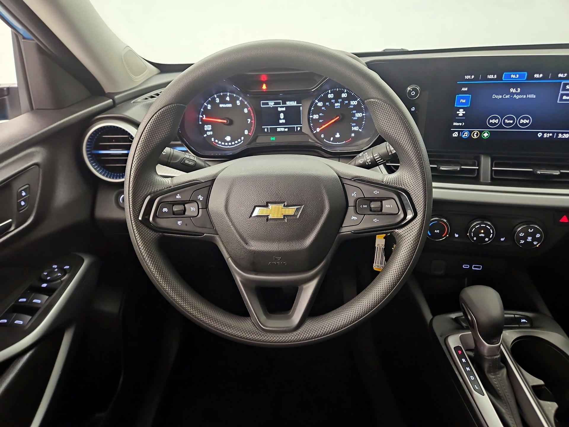 Thumbnail: 2025 Chevrolet Trax - 10