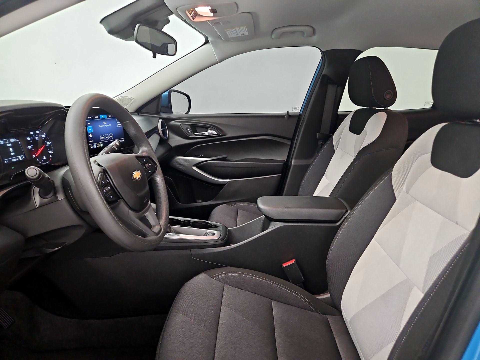 Thumbnail: 2025 Chevrolet Trax - 11