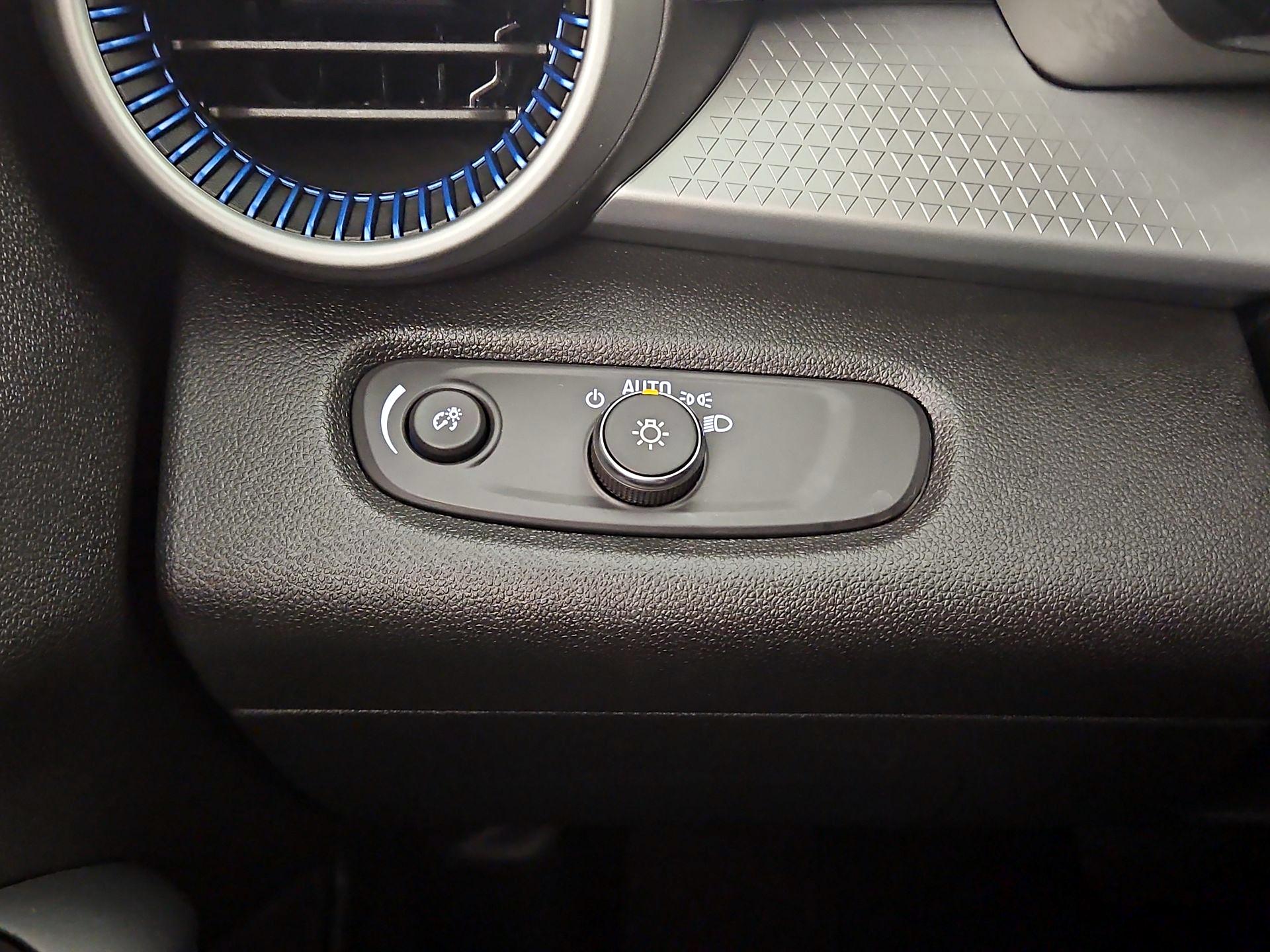 Thumbnail: 2025 Chevrolet Trax - 13