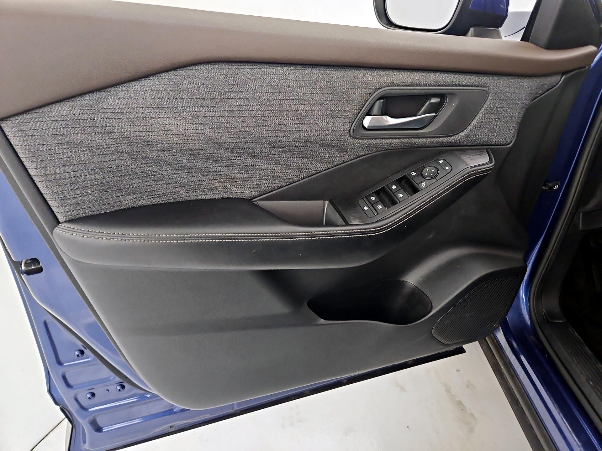 Thumbnail: 2021 Nissan Rogue - 12