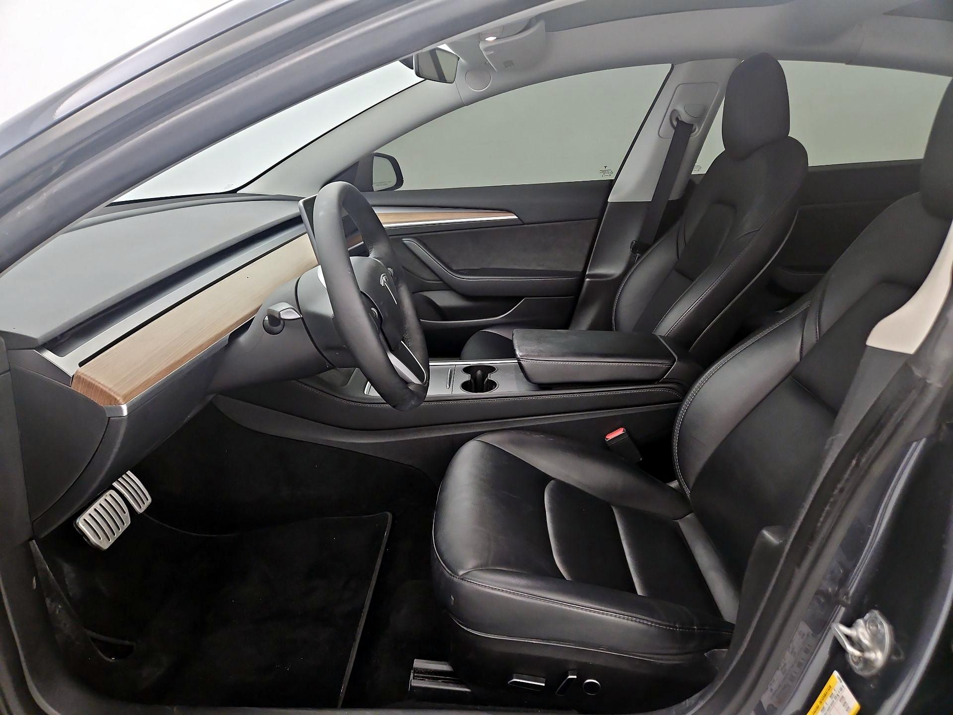 Thumbnail: 2023 Tesla Model 3 - 11