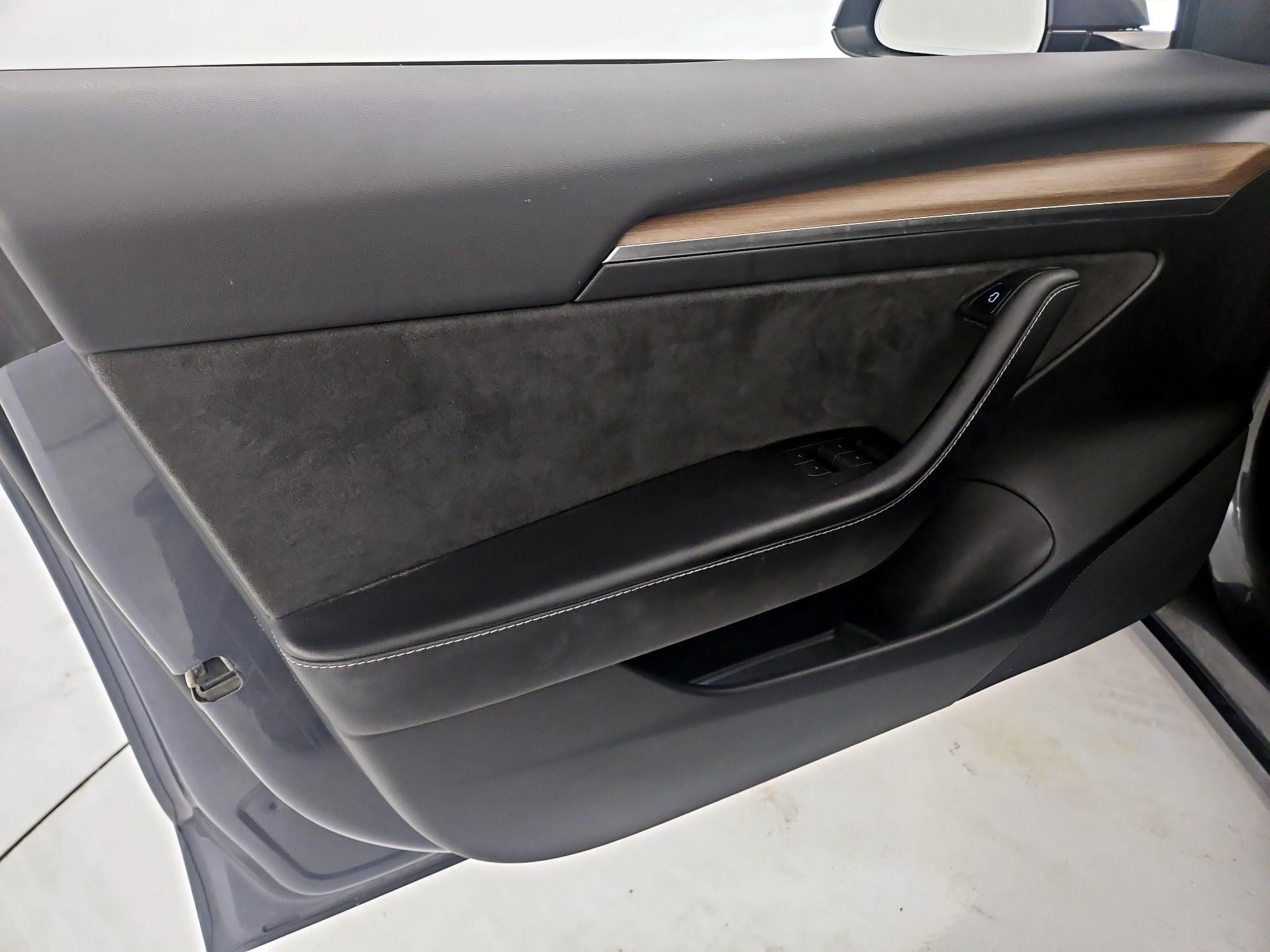 Thumbnail: 2023 Tesla Model 3 - 12