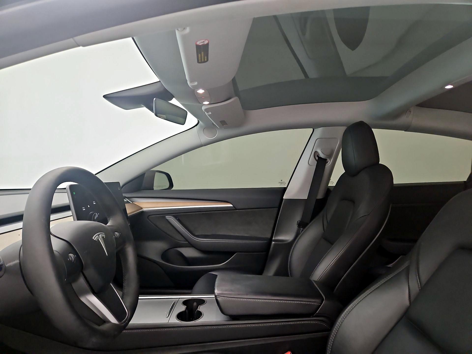 Thumbnail: 2023 Tesla Model 3 - 19